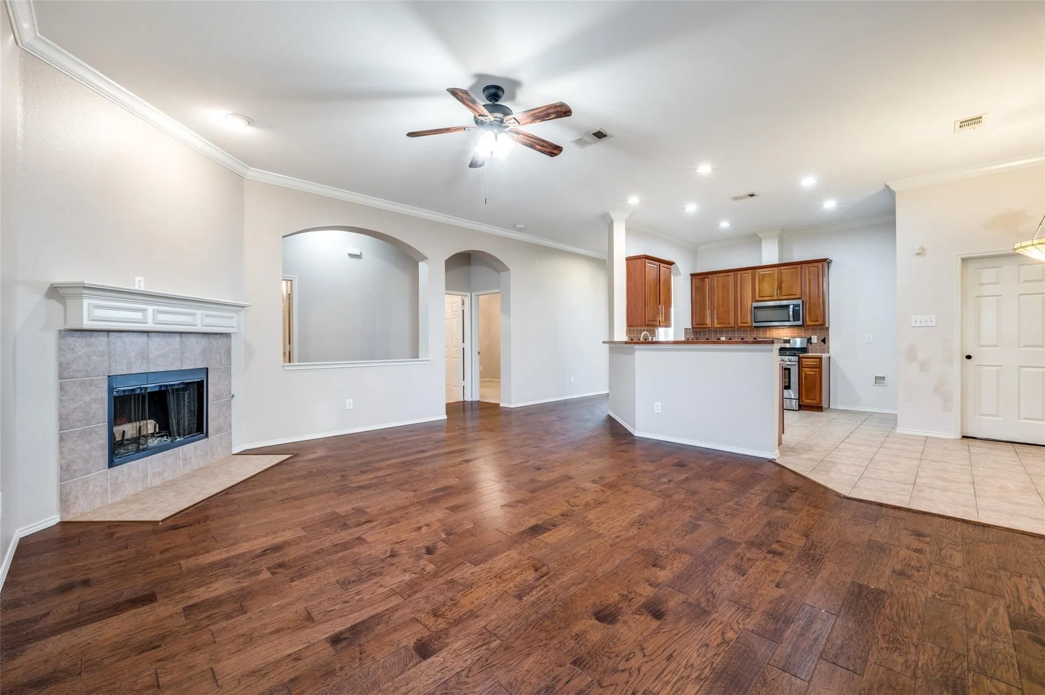 Single Family Residence For Rent in Collin County , 6752 Longhorn Trail, Frisco, Texas 75034, 3 Bedroom, 2 Bathroom, 2 Garage spaces, 1,865 Sqft, built in 2001, mls#21223798, Real Estate Agent in Frisco, Homes For Rent in Collin county, Homes For Rent in Frisco, Realtor in Frisco Texas, Real Estate Brokerage Independent Realty Texas, Luminita Cordes Realtor