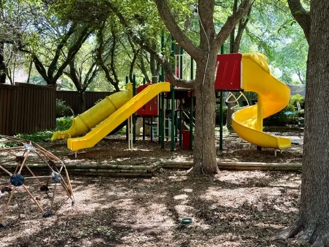 Single Family Residence For Sale in Collin County , 2104 Gent Drive, Plano, Texas 75025, 3 Bedroom, 2 Bathroom, 2 Garage spaces, 2,422 Sqft, built in 1991, mls#21262642, Real Estate Agent in Plano, Homes For Sale in Collin county, Homes For Sale in Plano, Realtor in Plano Texas, Real Estate Brokerage Independent Realty Texas, Luminita Cordes Realtor