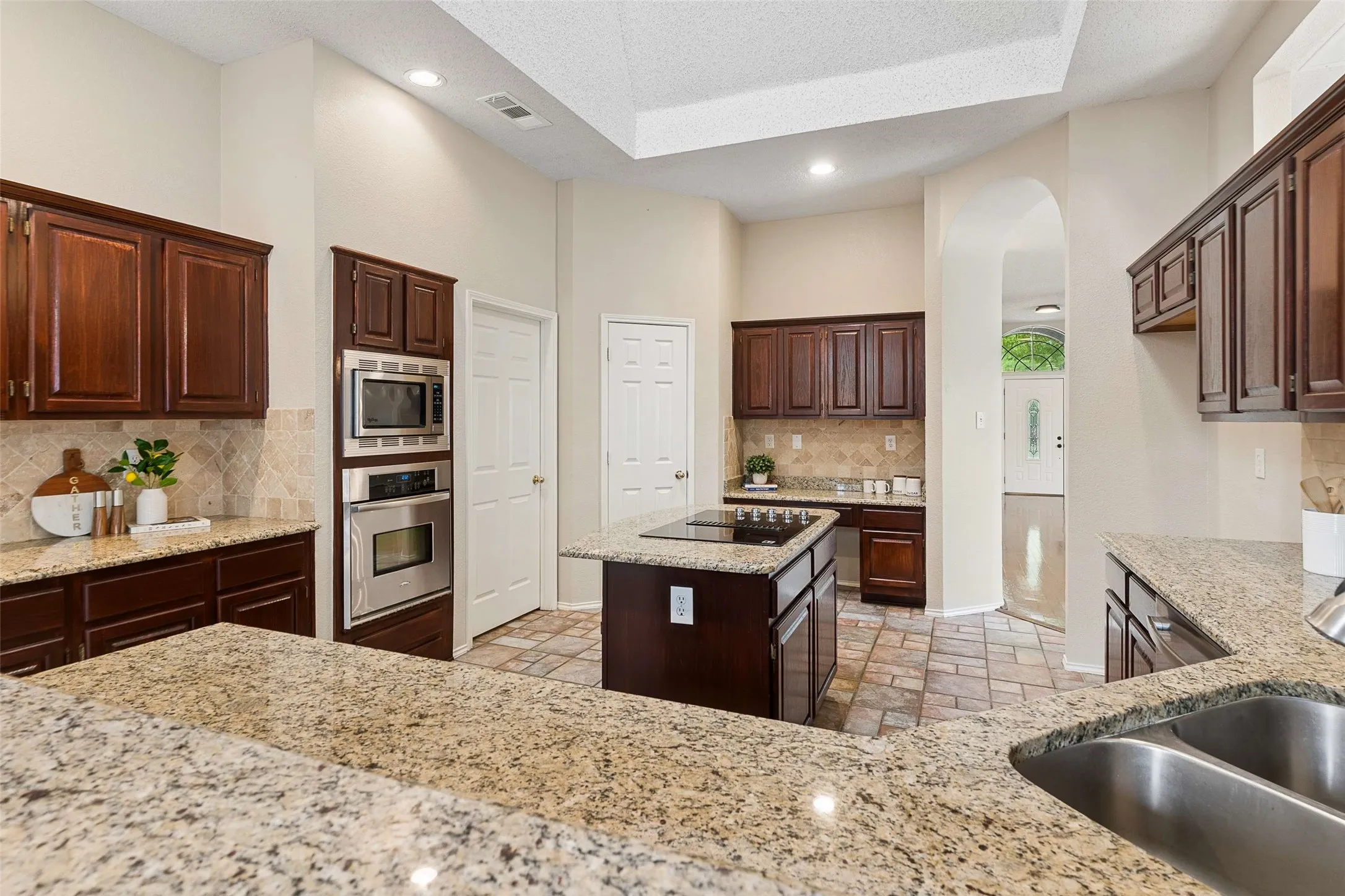Single Family Residence For Sale in Collin County , 2104 Gent Drive, Plano, Texas 75025, 3 Bedroom, 2 Bathroom, 2 Garage spaces, 2,422 Sqft, built in 1991, mls#21262642, Real Estate Agent in Plano, Homes For Sale in Collin county, Homes For Sale in Plano, Realtor in Plano Texas, Real Estate Brokerage Independent Realty Texas, Luminita Cordes Realtor