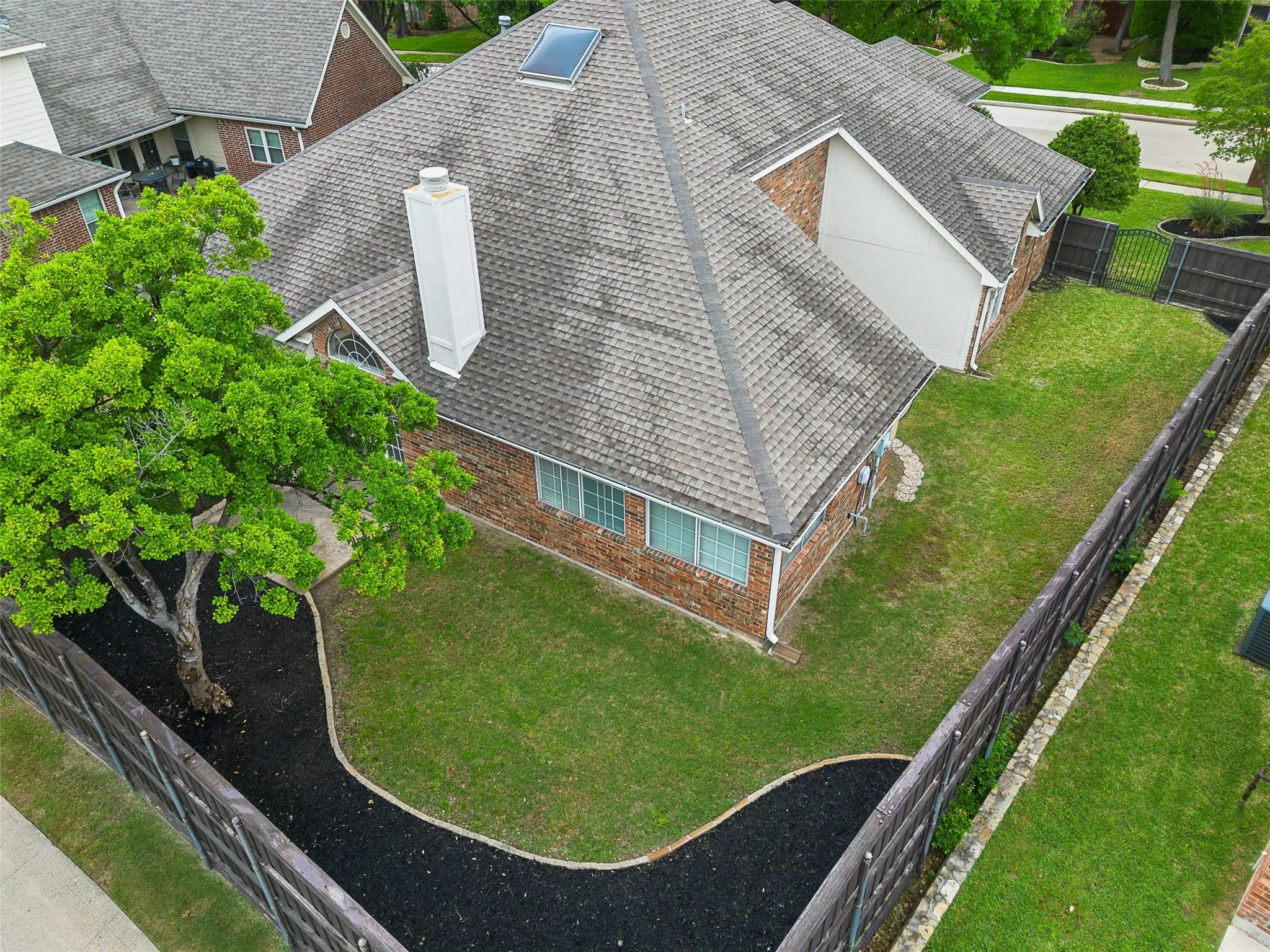 Single Family Residence For Sale in Collin County , 2104 Gent Drive, Plano, Texas 75025, 3 Bedroom, 2 Bathroom, 2 Garage spaces, 2,422 Sqft, built in 1991, mls#21262642, Real Estate Agent in Plano, Homes For Sale in Collin county, Homes For Sale in Plano, Realtor in Plano Texas, Real Estate Brokerage Independent Realty Texas, Luminita Cordes Realtor