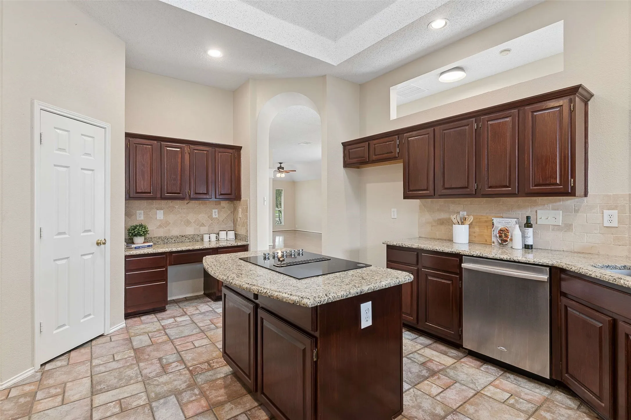 Single Family Residence For Sale in Collin County , 2104 Gent Drive, Plano, Texas 75025, 3 Bedroom, 2 Bathroom, 2 Garage spaces, 2,422 Sqft, built in 1991, mls#21262642, Real Estate Agent in Plano, Homes For Sale in Collin county, Homes For Sale in Plano, Realtor in Plano Texas, Real Estate Brokerage Independent Realty Texas, Luminita Cordes Realtor