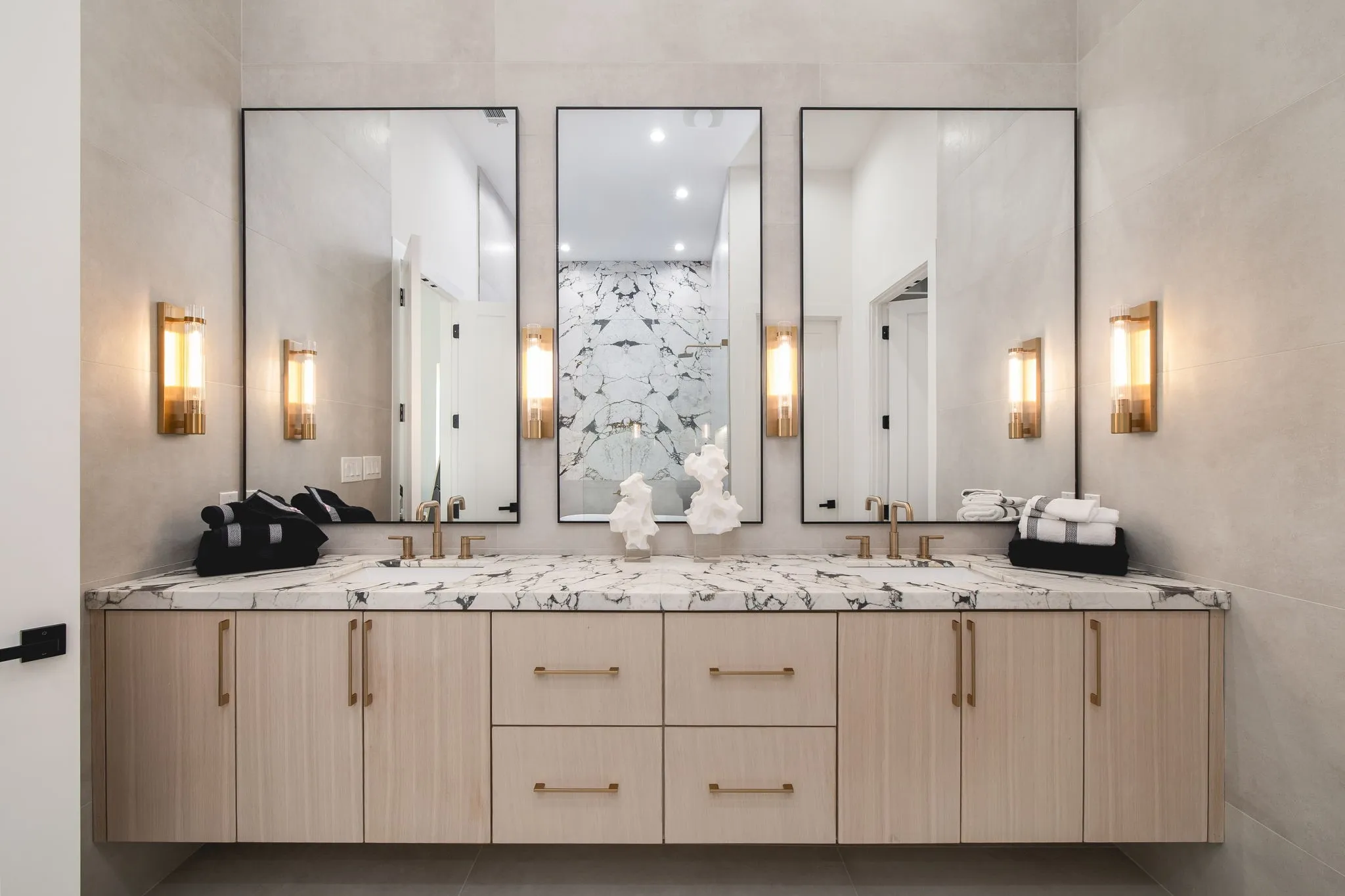 Single Family Residence For Sale in Dallas County , 7111 Coronado Avenue, Dallas, Texas 75214, 5 Bedroom, 5 Bathroom, 2 Garage spaces, 4,691 Sqft, built in 2025, mls#21263784, Real Estate Agent in Dallas, Homes For Sale in Dallas county, Homes For Sale in Dallas, Realtor in Dallas Texas, Real Estate Brokerage Independent Realty Texas, Luminita Cordes Realtor