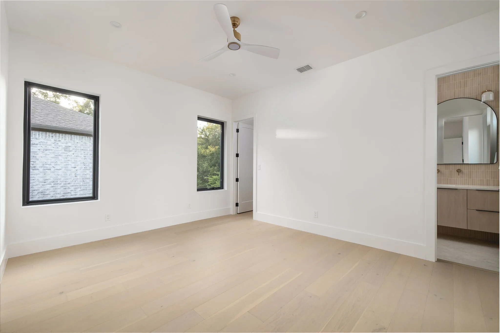 Single Family Residence For Sale in Dallas County , 7111 Coronado Avenue, Dallas, Texas 75214, 5 Bedroom, 5 Bathroom, 2 Garage spaces, 4,691 Sqft, built in 2025, mls#21263784, Real Estate Agent in Dallas, Homes For Sale in Dallas county, Homes For Sale in Dallas, Realtor in Dallas Texas, Real Estate Brokerage Independent Realty Texas, Luminita Cordes Realtor