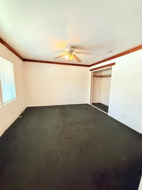 Single Family Residence For Sale in Tarrant County , 3028 Carnation Avenue, Fort Worth, Texas 76111, 3 Bedroom, 2 Bathroom, Garage spaces, 1,162 Sqft, built in 1940, mls#21263588, Real Estate Agent in Fort Worth, Homes For Sale in Tarrant county, Homes For Sale in Fort Worth, Realtor in Fort Worth Texas, Real Estate Brokerage Independent Realty Texas, Luminita Cordes Realtor