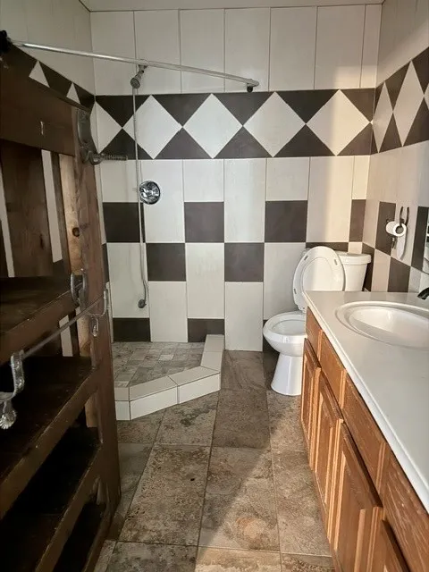 Single Family Residence For Sale in Tarrant County , 3028 Carnation Avenue, Fort Worth, Texas 76111, 3 Bedroom, 2 Bathroom, Garage spaces, 1,162 Sqft, built in 1940, mls#21263588, Real Estate Agent in Fort Worth, Homes For Sale in Tarrant county, Homes For Sale in Fort Worth, Realtor in Fort Worth Texas, Real Estate Brokerage Independent Realty Texas, Luminita Cordes Realtor