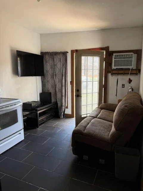 Single Family Residence For Sale in Tarrant County , 3028 Carnation Avenue, Fort Worth, Texas 76111, 3 Bedroom, 2 Bathroom, Garage spaces, 1,162 Sqft, built in 1940, mls#21263588, Real Estate Agent in Fort Worth, Homes For Sale in Tarrant county, Homes For Sale in Fort Worth, Realtor in Fort Worth Texas, Real Estate Brokerage Independent Realty Texas, Luminita Cordes Realtor