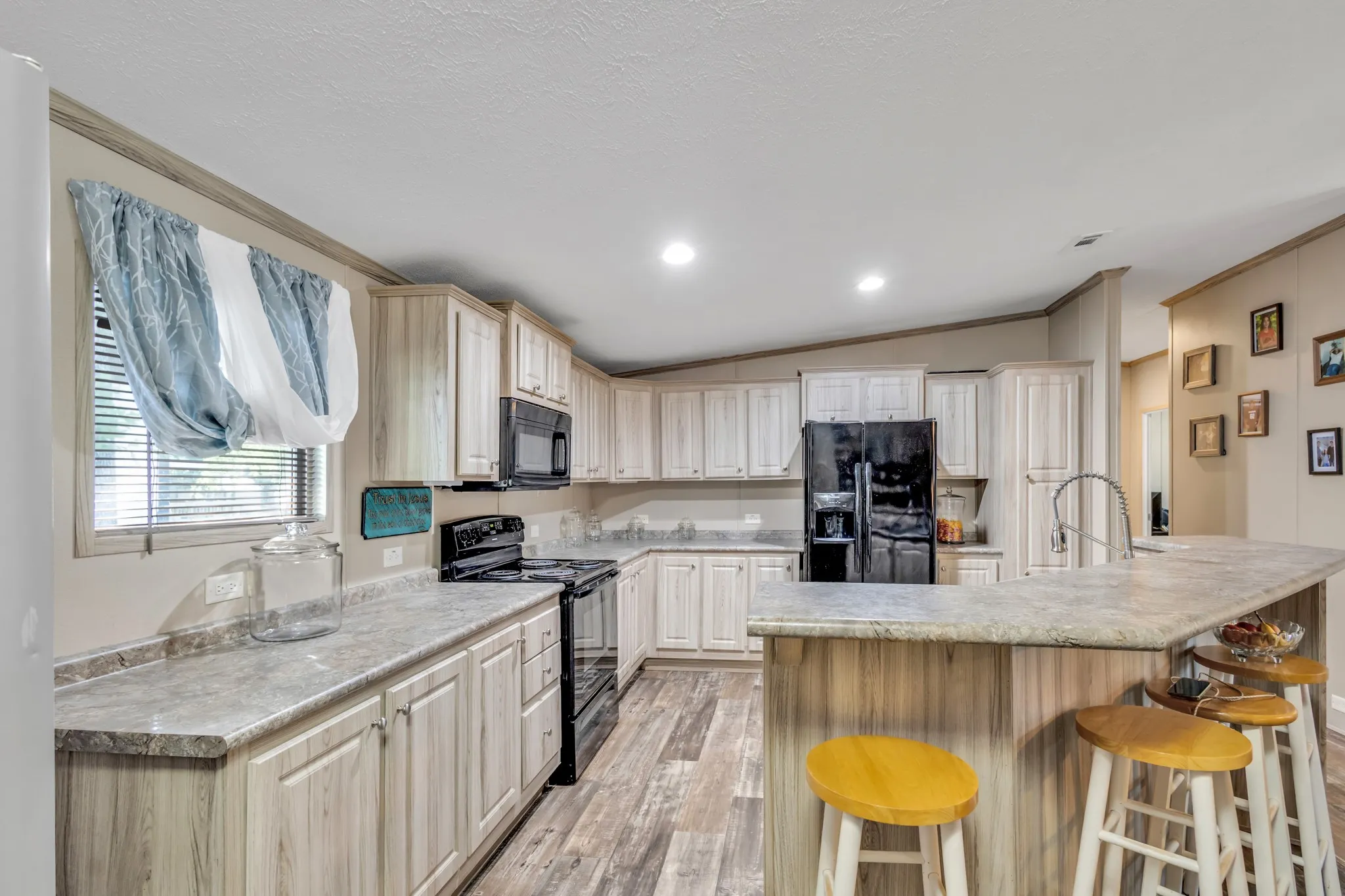 Mobile Home For Sale in Wood County , 935 Indian Gap, Quitman, Texas 75783, 4 Bedroom, 2 Bathroom, Garage spaces, 1,664 Sqft, built in 2020, mls#21263222, Real Estate Agent in Quitman, Homes For Sale in Wood county, Homes For Sale in Quitman, Realtor in Quitman Texas, Real Estate Brokerage Independent Realty Texas, Luminita Cordes Realtor