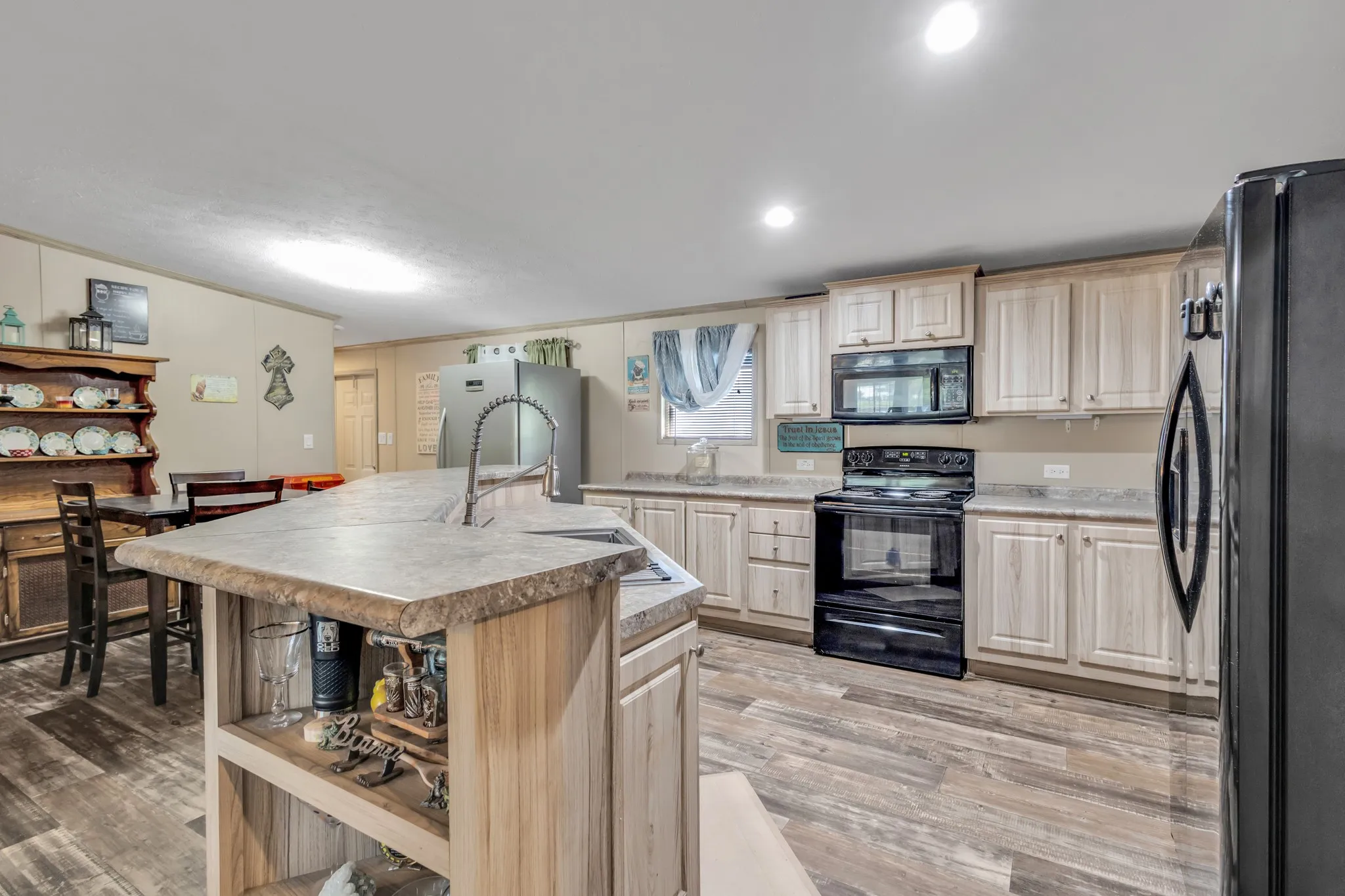 Mobile Home For Sale in Wood County , 935 Indian Gap, Quitman, Texas 75783, 4 Bedroom, 2 Bathroom, Garage spaces, 1,664 Sqft, built in 2020, mls#21263222, Real Estate Agent in Quitman, Homes For Sale in Wood county, Homes For Sale in Quitman, Realtor in Quitman Texas, Real Estate Brokerage Independent Realty Texas, Luminita Cordes Realtor
