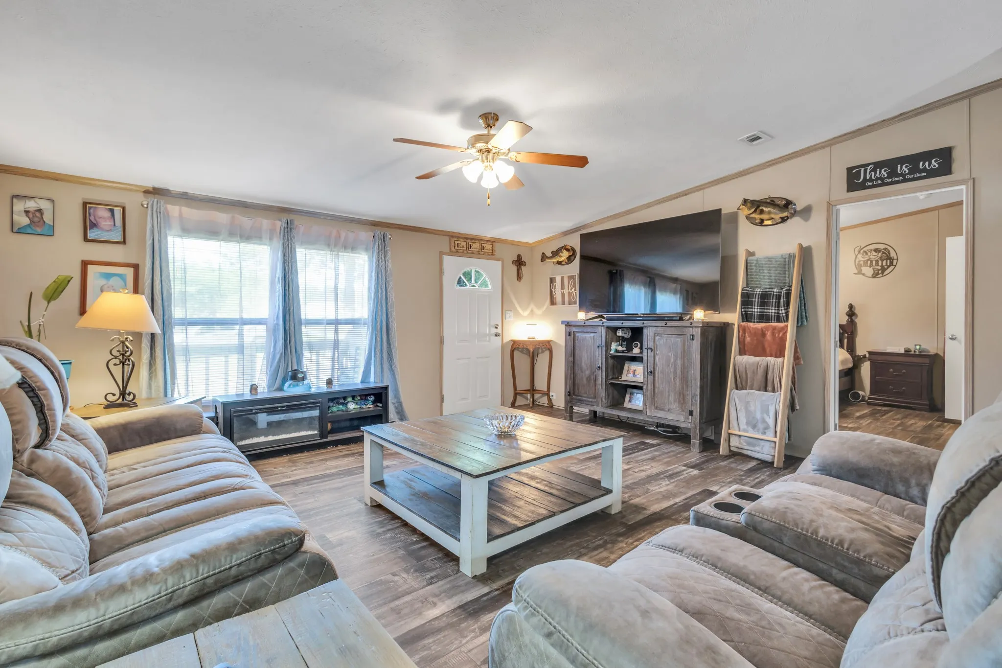 Mobile Home For Sale in Wood County , 935 Indian Gap, Quitman, Texas 75783, 4 Bedroom, 2 Bathroom, Garage spaces, 1,664 Sqft, built in 2020, mls#21263222, Real Estate Agent in Quitman, Homes For Sale in Wood county, Homes For Sale in Quitman, Realtor in Quitman Texas, Real Estate Brokerage Independent Realty Texas, Luminita Cordes Realtor