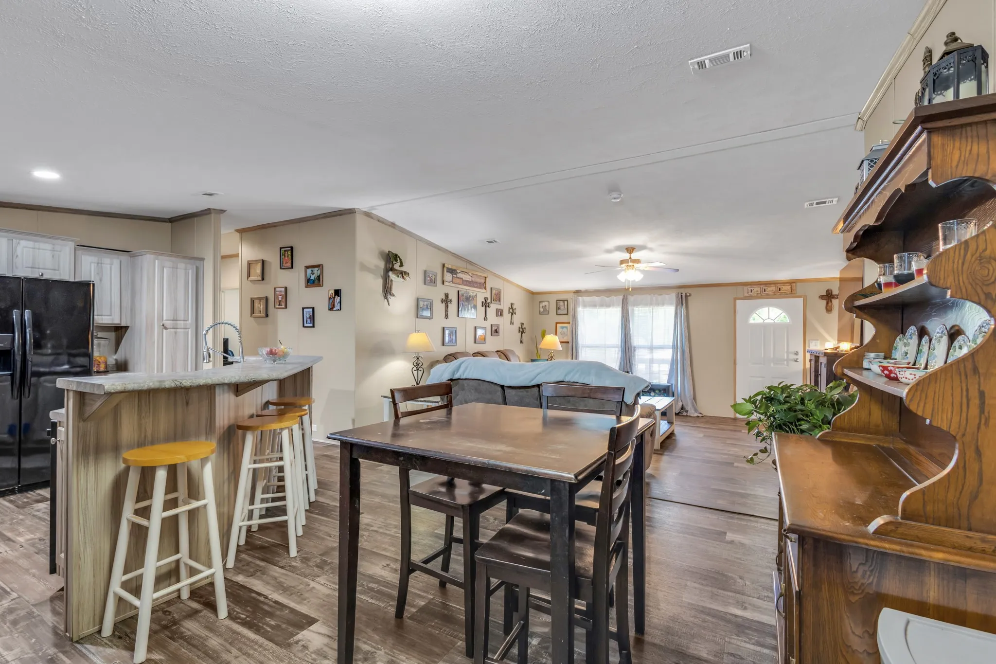 Mobile Home For Sale in Wood County , 935 Indian Gap, Quitman, Texas 75783, 4 Bedroom, 2 Bathroom, Garage spaces, 1,664 Sqft, built in 2020, mls#21263222, Real Estate Agent in Quitman, Homes For Sale in Wood county, Homes For Sale in Quitman, Realtor in Quitman Texas, Real Estate Brokerage Independent Realty Texas, Luminita Cordes Realtor