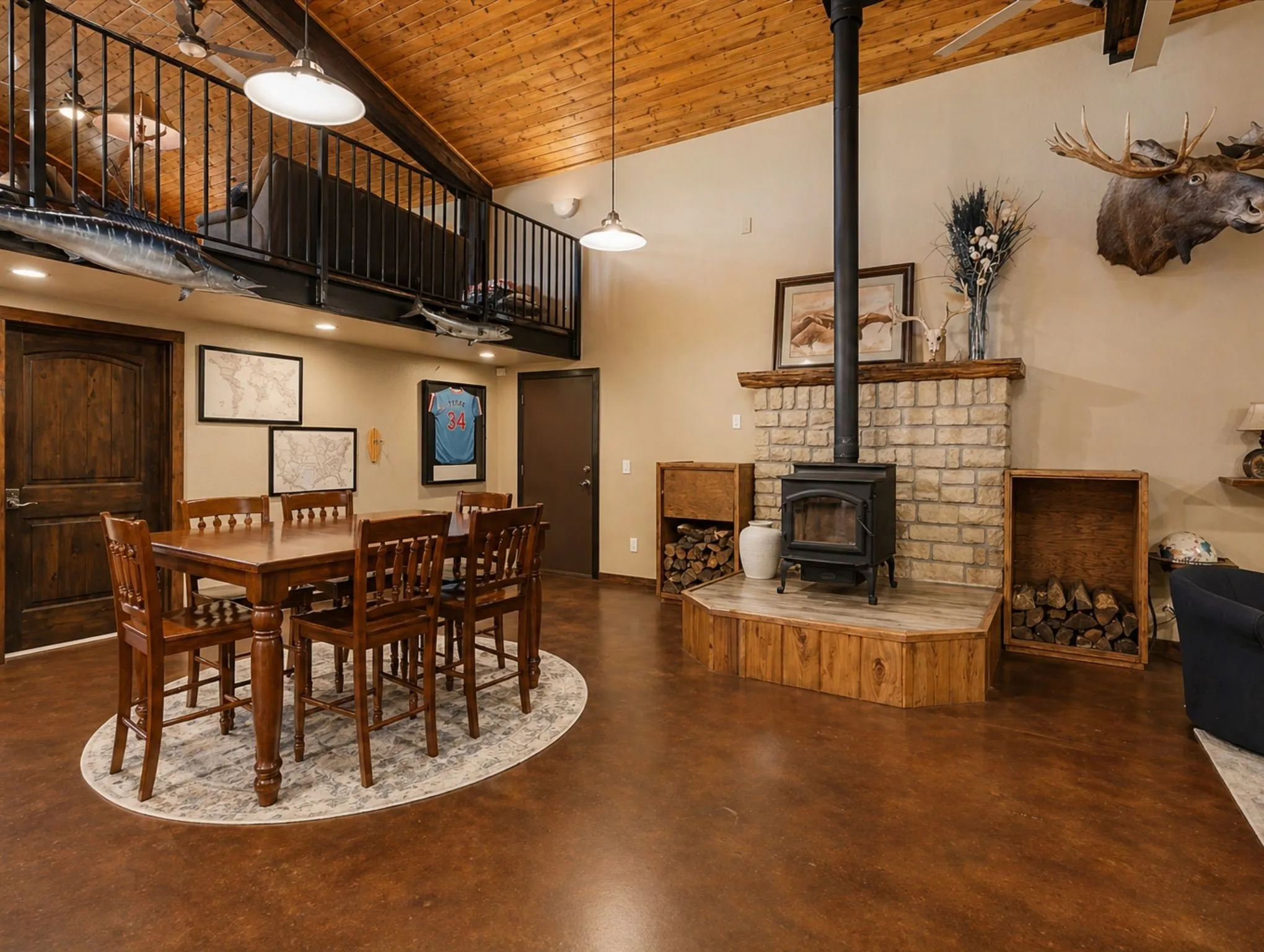 Farm For Sale in Grayson County , 26100 Us-377-Br, Whitesboro, Texas 76273, 4 Bedrooms, 3 Bathrooms, 6 Garage spaces, 2,400 Sqft, built in 2014, Price $5,200,000, mls#21189599, Real Estate Agent in Whitesboro, Homes For Sale in Grayson county, Homes For Sale in Whitesboro, Realtor in Whitesboro Texas, Real Estate Brokerage Independent Realty Texas, Luminita Cordes Realtor