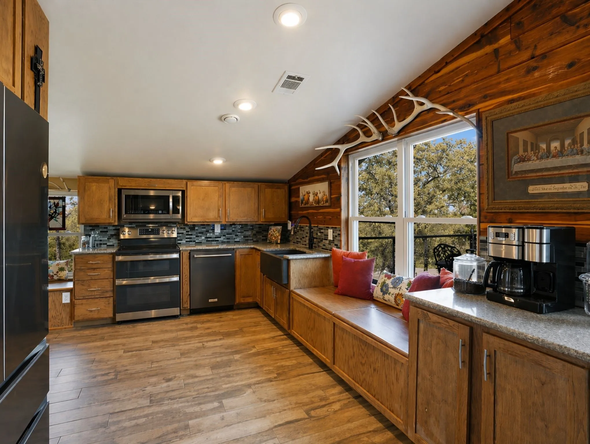 Farm For Sale in Grayson County , 26100 Us-377-Br, Whitesboro, Texas 76273, 4 Bedrooms, 3 Bathrooms, 6 Garage spaces, 2,400 Sqft, built in 2014, Price $5,200,000, mls#21189599, Real Estate Agent in Whitesboro, Homes For Sale in Grayson county, Homes For Sale in Whitesboro, Realtor in Whitesboro Texas, Real Estate Brokerage Independent Realty Texas, Luminita Cordes Realtor