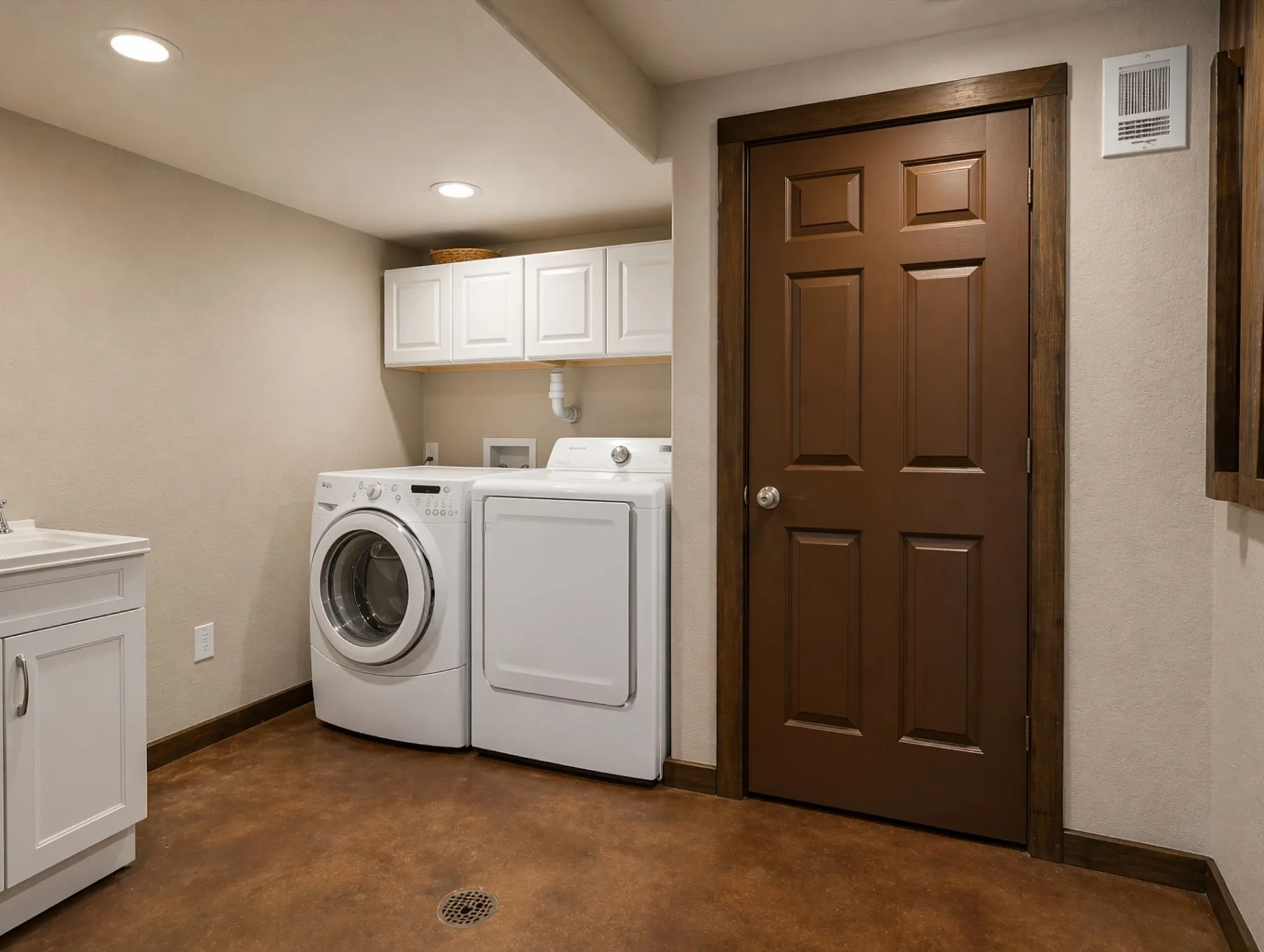 Farm For Sale in Grayson County , 26100 Us-377-Br, Whitesboro, Texas 76273, 4 Bedrooms, 3 Bathrooms, 6 Garage spaces, 2,400 Sqft, built in 2014, Price $5,200,000, mls#21189599, Real Estate Agent in Whitesboro, Homes For Sale in Grayson county, Homes For Sale in Whitesboro, Realtor in Whitesboro Texas, Real Estate Brokerage Independent Realty Texas, Luminita Cordes Realtor