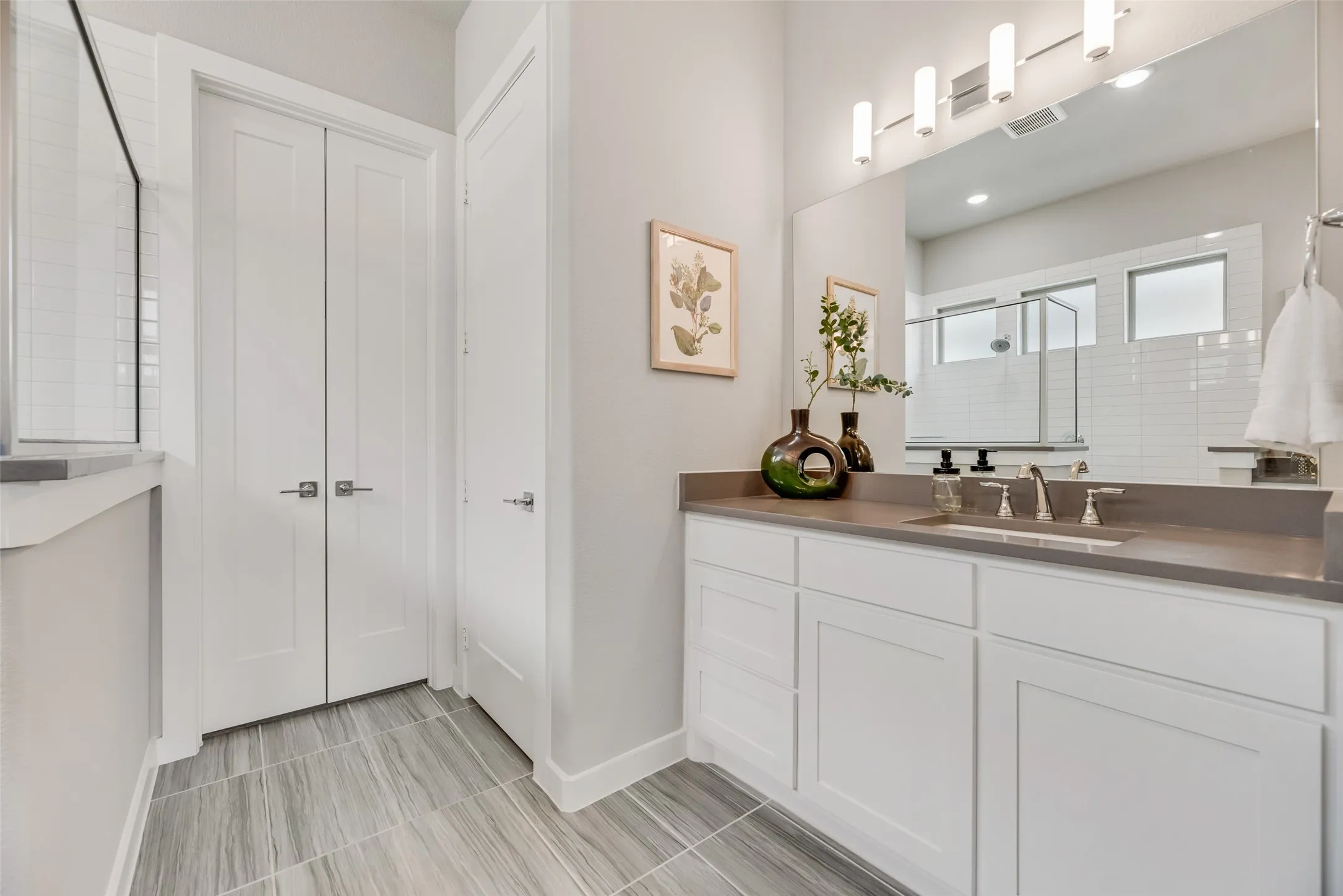 Single Family Residence For Sale in Denton County , 4150 Kestrel Street, Prosper, Texas 75078, 5 Bedroom, 4 Bathroom, 2 Garage spaces, 3,568 Sqft, built in 2023, mls#21263809, Real Estate Agent in Prosper, Homes For Sale in Denton county, Homes For Sale in Prosper, Realtor in Prosper Texas, Real Estate Brokerage Independent Realty Texas, Luminita Cordes Realtor