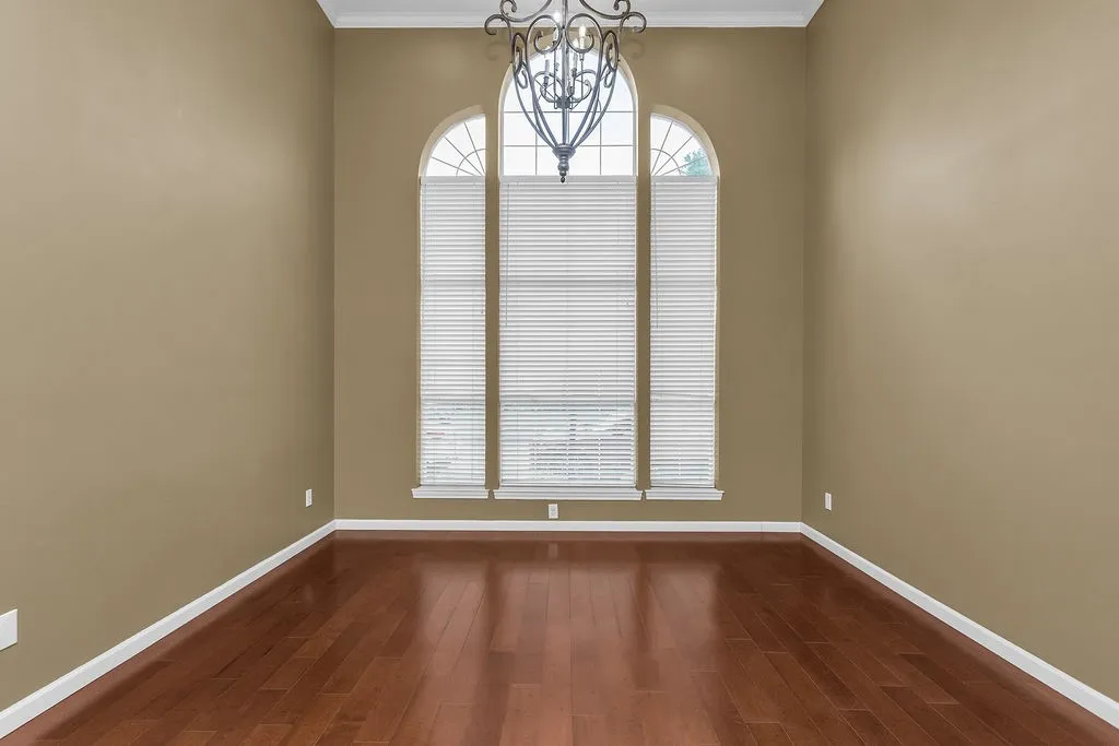 Single Family Residence For Sale in Collin County , 6015 Thursby Avenue, Dallas, Texas 75252, 3 Bedroom, 3 Bathroom, 2 Garage spaces, 2,685 Sqft, built in 1993, mls#21252191, Real Estate Agent in Dallas, Homes For Sale in Collin county, Homes For Sale in Dallas, Realtor in Dallas Texas, Real Estate Brokerage Independent Realty Texas, Luminita Cordes Realtor