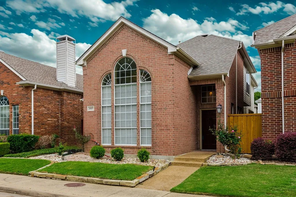 Single Family Residence For Sale in Collin County , 6015 Thursby Avenue, Dallas, Texas 75252, 3 Bedroom, 3 Bathroom, 2 Garage spaces, 2,685 Sqft, built in 1993, mls#21252191, Real Estate Agent in Dallas, Homes For Sale in Collin county, Homes For Sale in Dallas, Realtor in Dallas Texas, Real Estate Brokerage Independent Realty Texas, Luminita Cordes Realtor