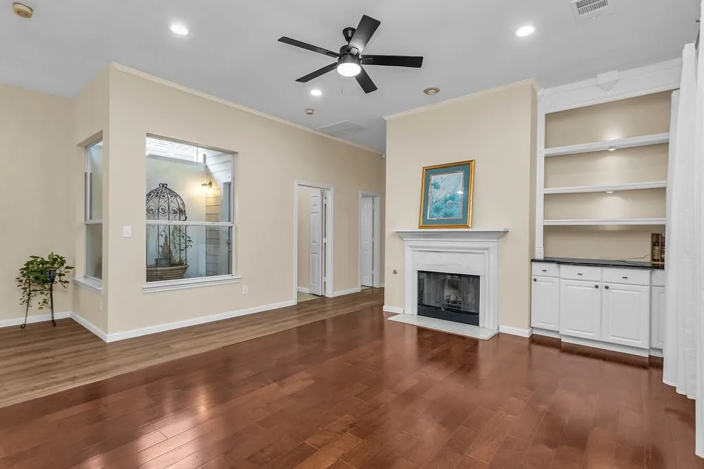 Single Family Residence For Sale in Collin County , 6015 Thursby Avenue, Dallas, Texas 75252, 3 Bedroom, 3 Bathroom, 2 Garage spaces, 2,685 Sqft, built in 1993, mls#21252191, Real Estate Agent in Dallas, Homes For Sale in Collin county, Homes For Sale in Dallas, Realtor in Dallas Texas, Real Estate Brokerage Independent Realty Texas, Luminita Cordes Realtor