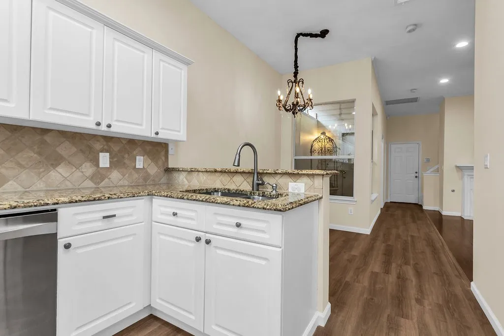 Single Family Residence For Sale in Collin County , 6015 Thursby Avenue, Dallas, Texas 75252, 3 Bedroom, 3 Bathroom, 2 Garage spaces, 2,685 Sqft, built in 1993, mls#21252191, Real Estate Agent in Dallas, Homes For Sale in Collin county, Homes For Sale in Dallas, Realtor in Dallas Texas, Real Estate Brokerage Independent Realty Texas, Luminita Cordes Realtor