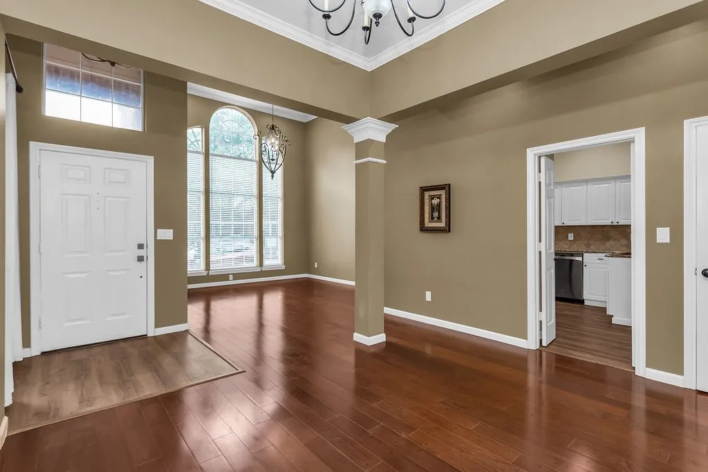 Single Family Residence For Sale in Collin County , 6015 Thursby Avenue, Dallas, Texas 75252, 3 Bedroom, 3 Bathroom, 2 Garage spaces, 2,685 Sqft, built in 1993, mls#21252191, Real Estate Agent in Dallas, Homes For Sale in Collin county, Homes For Sale in Dallas, Realtor in Dallas Texas, Real Estate Brokerage Independent Realty Texas, Luminita Cordes Realtor