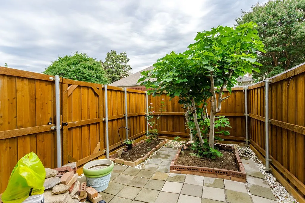 Single Family Residence For Sale in Collin County , 6015 Thursby Avenue, Dallas, Texas 75252, 3 Bedroom, 3 Bathroom, 2 Garage spaces, 2,685 Sqft, built in 1993, mls#21252191, Real Estate Agent in Dallas, Homes For Sale in Collin county, Homes For Sale in Dallas, Realtor in Dallas Texas, Real Estate Brokerage Independent Realty Texas, Luminita Cordes Realtor