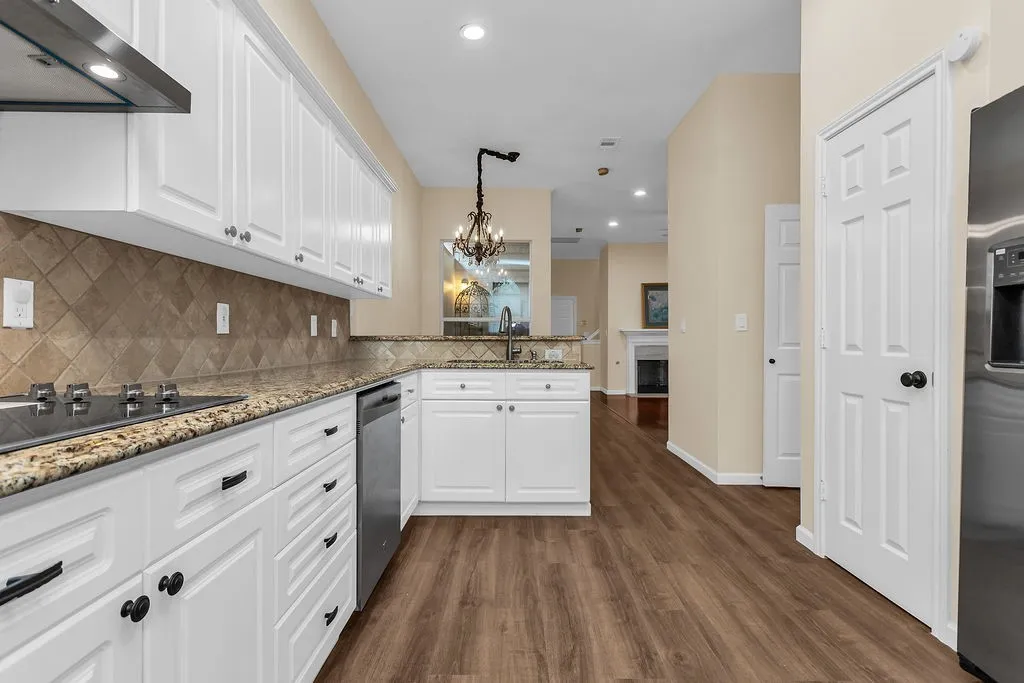 Single Family Residence For Sale in Collin County , 6015 Thursby Avenue, Dallas, Texas 75252, 3 Bedroom, 3 Bathroom, 2 Garage spaces, 2,685 Sqft, built in 1993, mls#21252191, Real Estate Agent in Dallas, Homes For Sale in Collin county, Homes For Sale in Dallas, Realtor in Dallas Texas, Real Estate Brokerage Independent Realty Texas, Luminita Cordes Realtor
