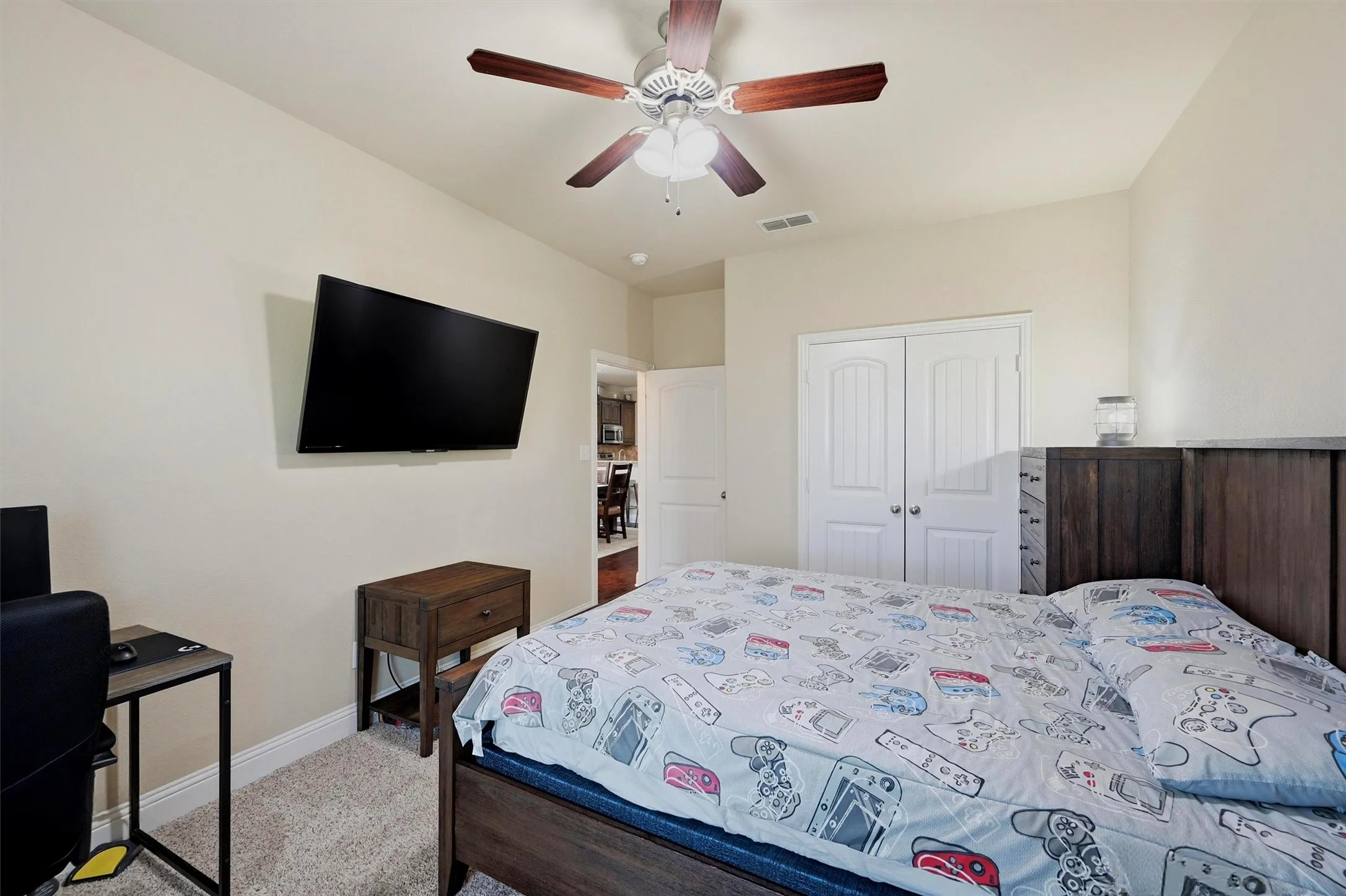 Single Family Residence For Sale in Grayson County , 714 Mary Lee Lane, Collinsville, Texas 76233, 3 Bedroom, 2 Bathroom, 2 Garage spaces, 1,708 Sqft, built in 2016, mls#21260254, Real Estate Agent in Collinsville, Homes For Sale in Grayson county, Homes For Sale in Collinsville, Realtor in Collinsville Texas, Real Estate Brokerage Independent Realty Texas, Luminita Cordes Realtor