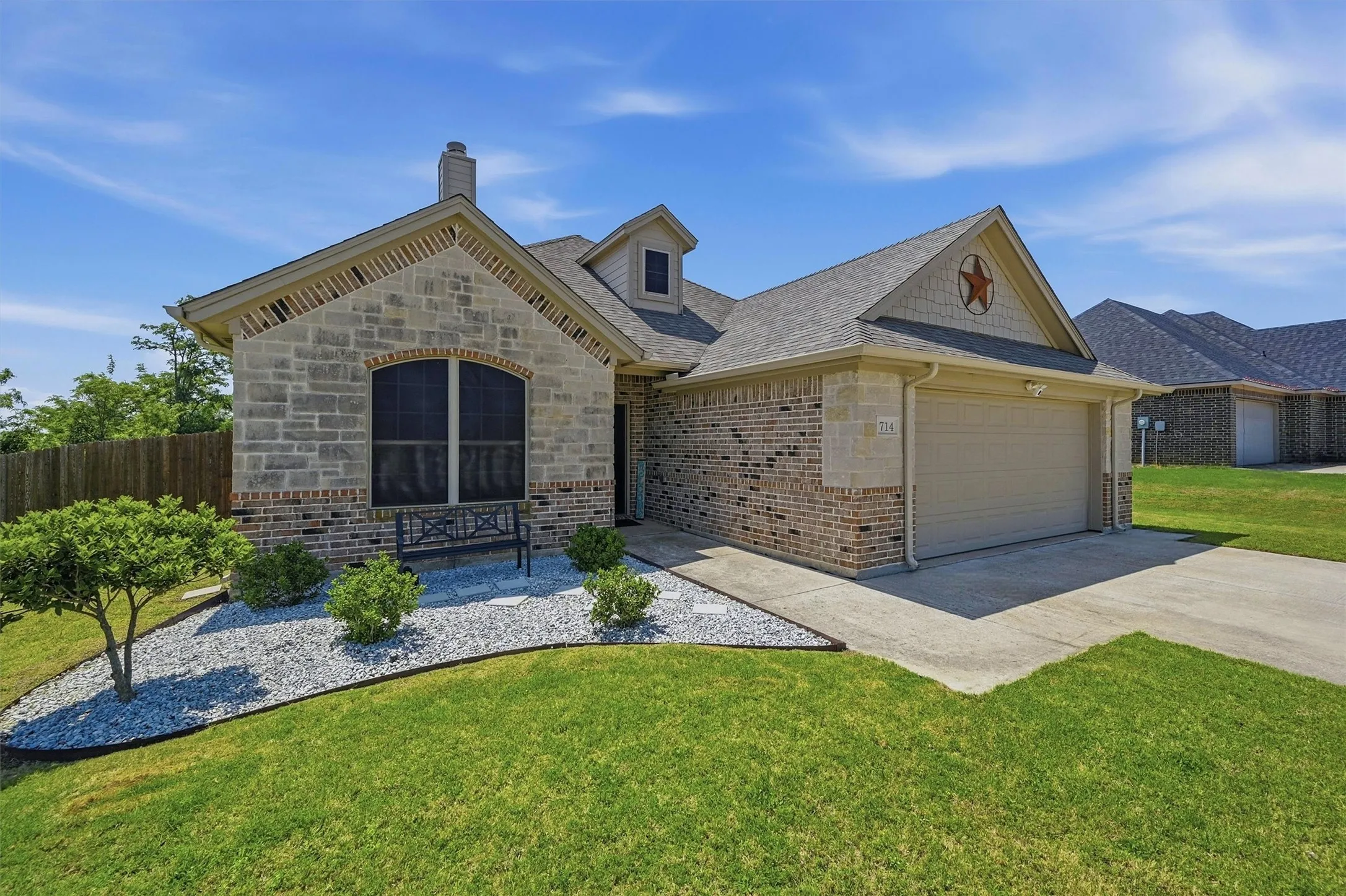 Single Family Residence For Sale in Grayson County , 714 Mary Lee Lane, Collinsville, Texas 76233, 3 Bedroom, 2 Bathroom, 2 Garage spaces, 1,708 Sqft, built in 2016, mls#21260254, Real Estate Agent in Collinsville, Homes For Sale in Grayson county, Homes For Sale in Collinsville, Realtor in Collinsville Texas, Real Estate Brokerage Independent Realty Texas, Luminita Cordes Realtor