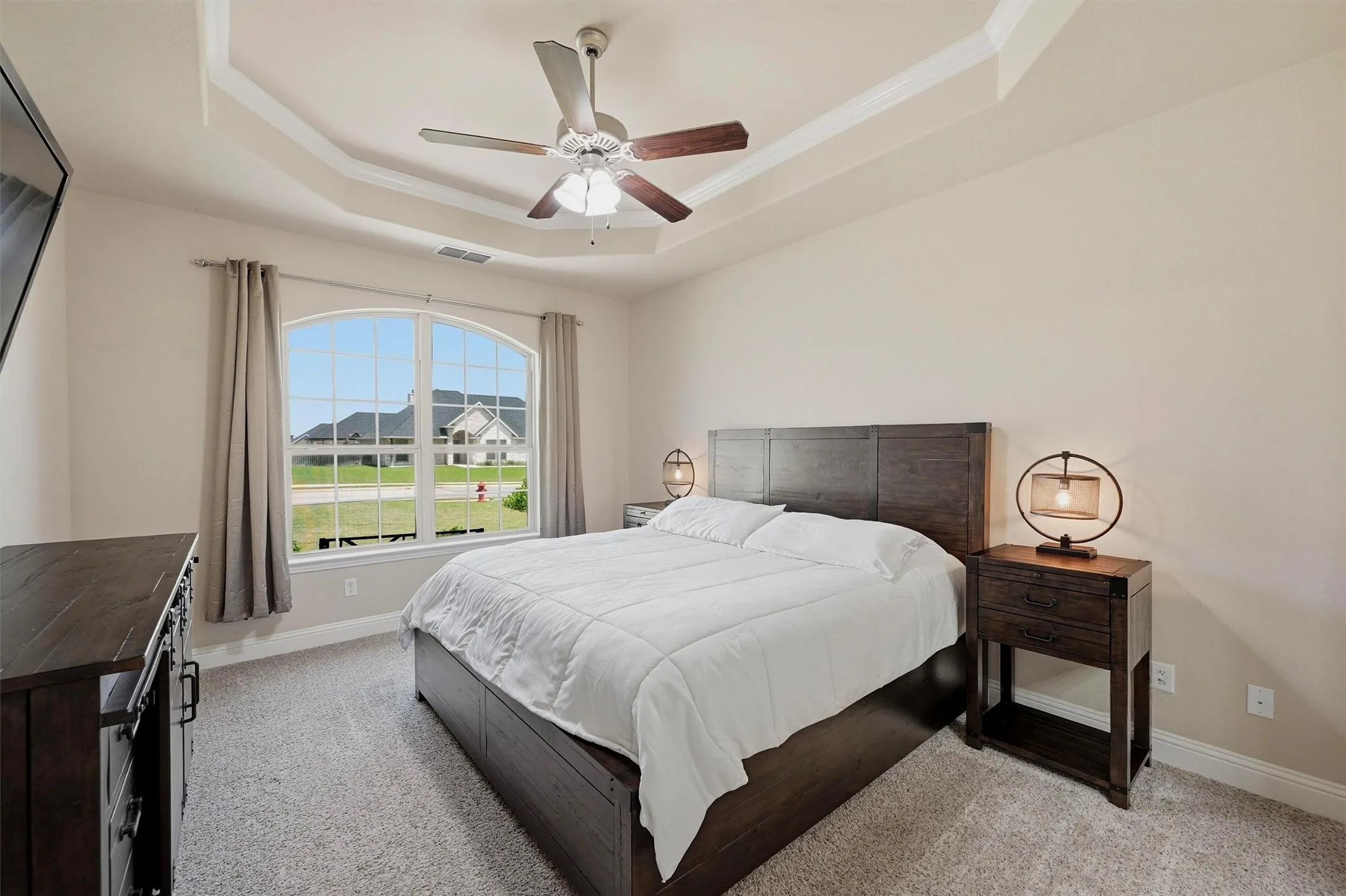 Single Family Residence For Sale in Grayson County , 714 Mary Lee Lane, Collinsville, Texas 76233, 3 Bedroom, 2 Bathroom, 2 Garage spaces, 1,708 Sqft, built in 2016, mls#21260254, Real Estate Agent in Collinsville, Homes For Sale in Grayson county, Homes For Sale in Collinsville, Realtor in Collinsville Texas, Real Estate Brokerage Independent Realty Texas, Luminita Cordes Realtor