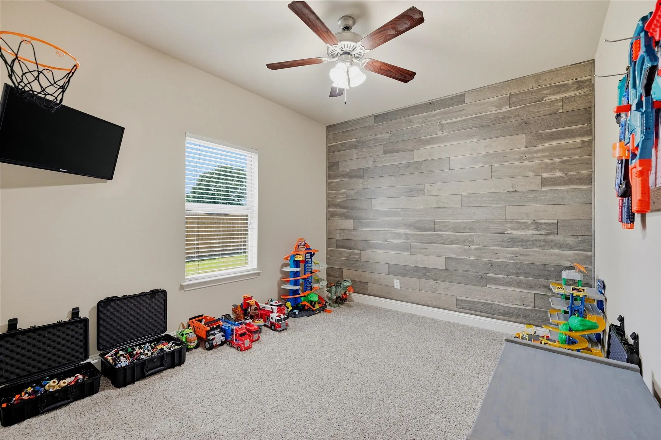 Single Family Residence For Sale in Grayson County , 714 Mary Lee Lane, Collinsville, Texas 76233, 3 Bedroom, 2 Bathroom, 2 Garage spaces, 1,708 Sqft, built in 2016, mls#21260254, Real Estate Agent in Collinsville, Homes For Sale in Grayson county, Homes For Sale in Collinsville, Realtor in Collinsville Texas, Real Estate Brokerage Independent Realty Texas, Luminita Cordes Realtor