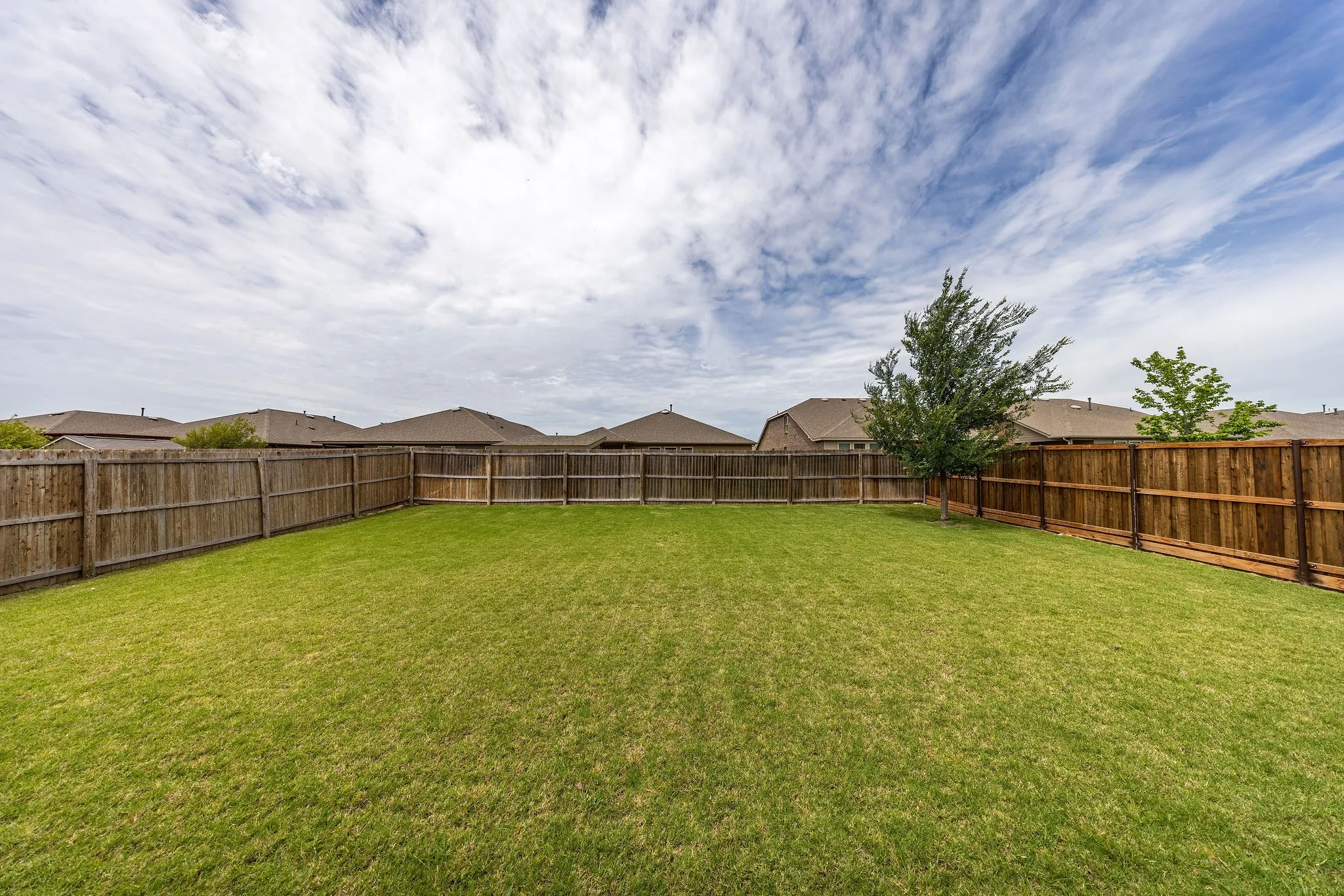 Single Family Residence For Sale in Denton County , 4109 Spur Trail Drive, Denton, Texas 76208, 4 Bedroom, 3 Bathroom, 2 Garage spaces, 2,138 Sqft, built in 2019, mls#21262621, Real Estate Agent in Denton, Homes For Sale in Denton county, Homes For Sale in Denton, Realtor in Denton Texas, Real Estate Brokerage Independent Realty Texas, Luminita Cordes Realtor