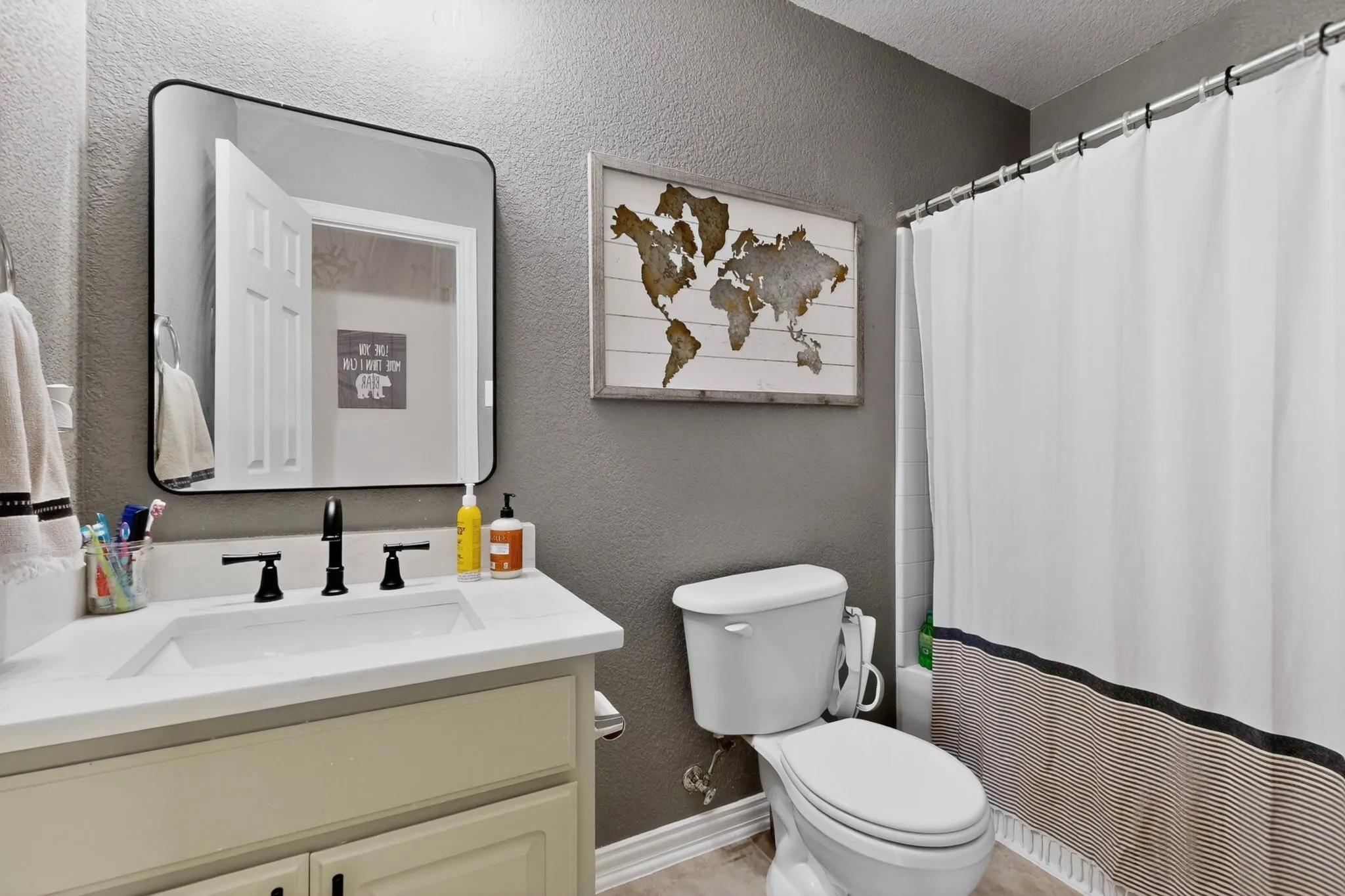 Single Family Residence For Sale in Collin County , 7716 Val Verde Drive, Mc Kinney, Texas 75071, 4 Bedroom, 2 Bathroom, 2 Garage spaces, 1,997 Sqft, built in 2004, mls#21263836, Real Estate Agent in Mc Kinney, Homes For Sale in Collin county, Homes For Sale in Mc Kinney, Realtor in Mc Kinney Texas, Real Estate Brokerage Independent Realty Texas, Luminita Cordes Realtor