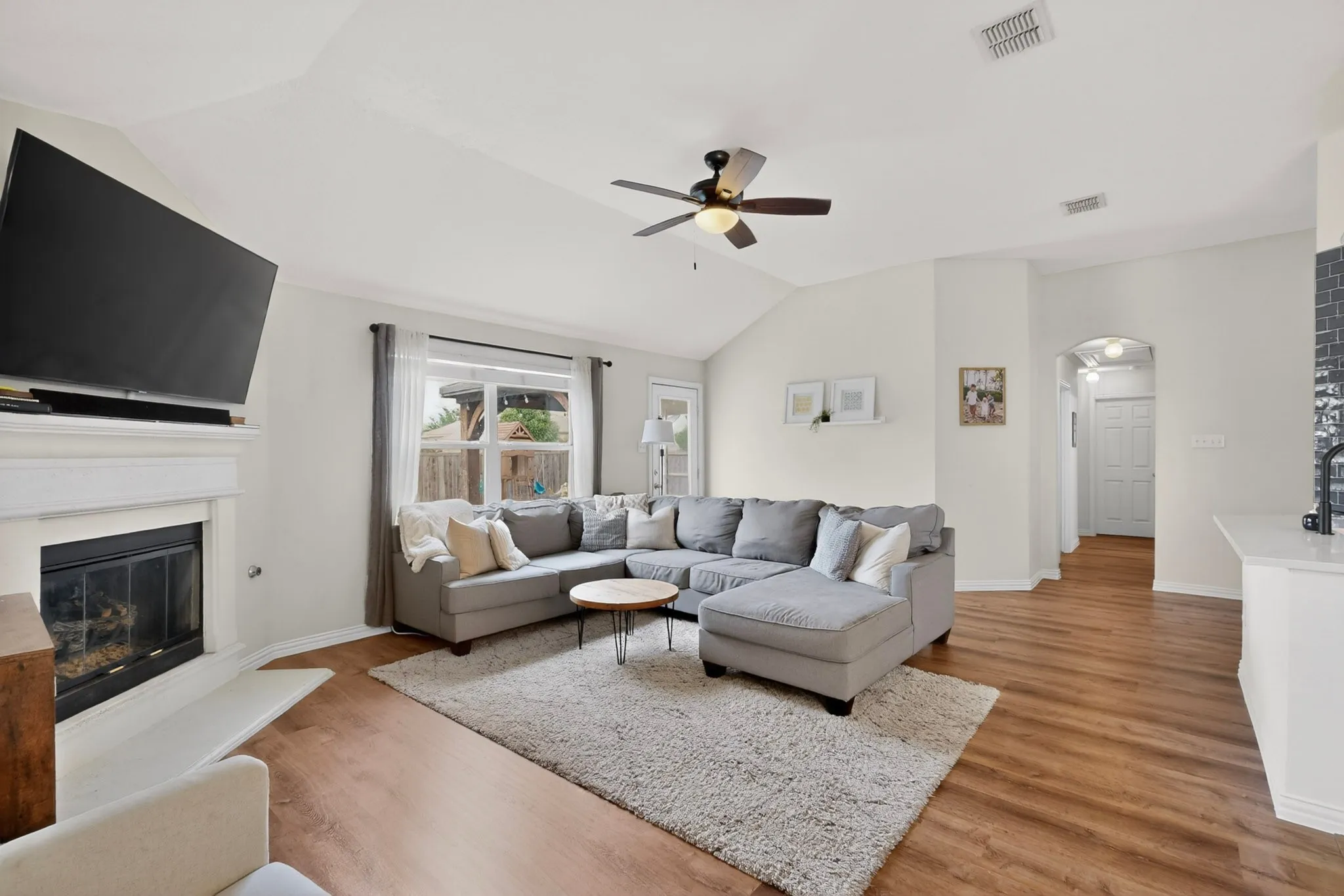 Single Family Residence For Sale in Collin County , 7716 Val Verde Drive, Mc Kinney, Texas 75071, 4 Bedroom, 2 Bathroom, 2 Garage spaces, 1,997 Sqft, built in 2004, mls#21263836, Real Estate Agent in Mc Kinney, Homes For Sale in Collin county, Homes For Sale in Mc Kinney, Realtor in Mc Kinney Texas, Real Estate Brokerage Independent Realty Texas, Luminita Cordes Realtor