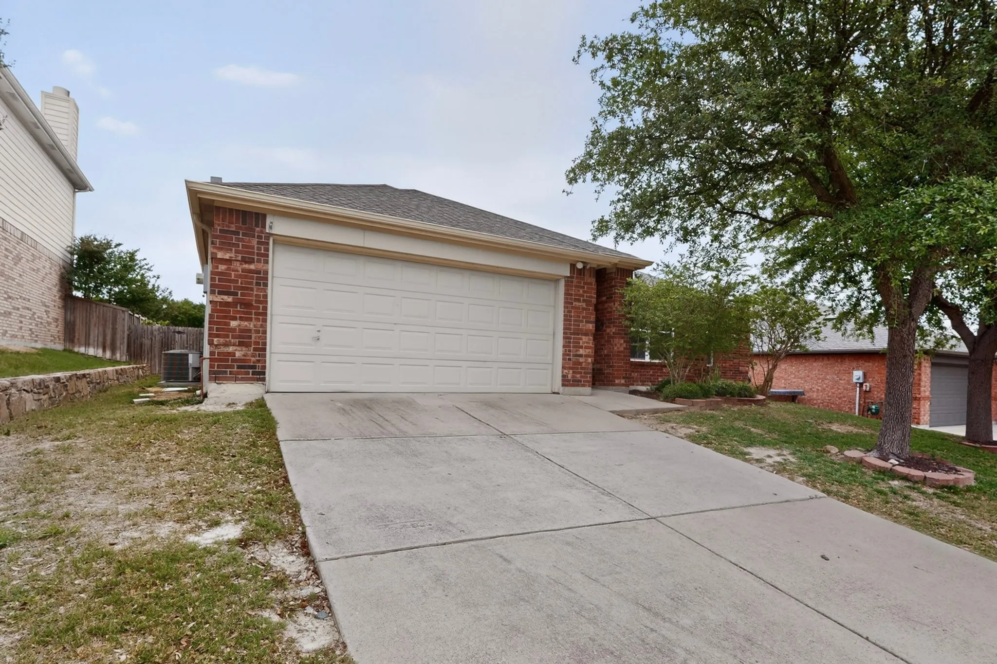 Single Family Residence For Sale in Collin County , 7716 Val Verde Drive, Mc Kinney, Texas 75071, 4 Bedroom, 2 Bathroom, 2 Garage spaces, 1,997 Sqft, built in 2004, mls#21263836, Real Estate Agent in Mc Kinney, Homes For Sale in Collin county, Homes For Sale in Mc Kinney, Realtor in Mc Kinney Texas, Real Estate Brokerage Independent Realty Texas, Luminita Cordes Realtor