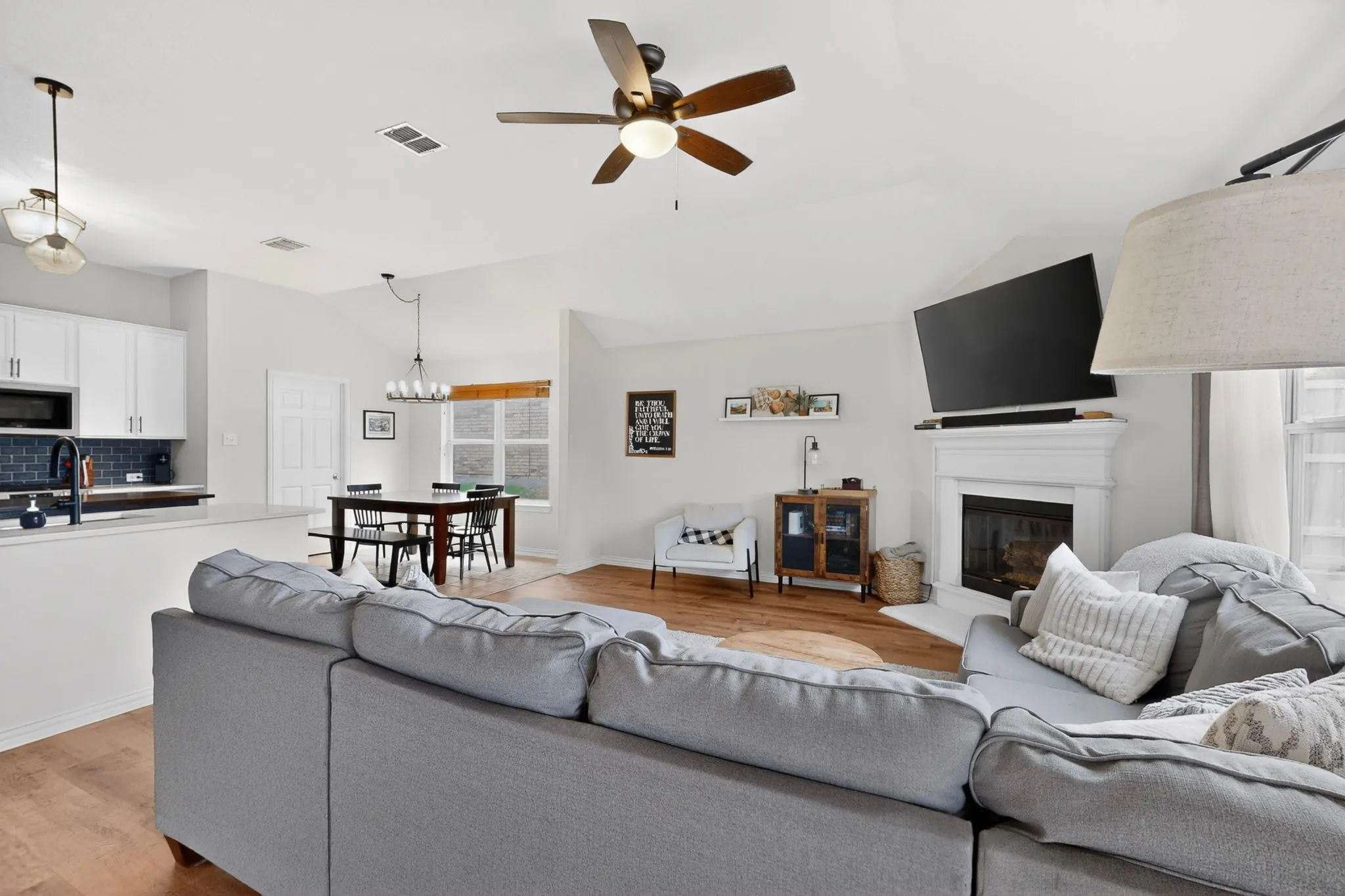Single Family Residence For Sale in Collin County , 7716 Val Verde Drive, Mc Kinney, Texas 75071, 4 Bedroom, 2 Bathroom, 2 Garage spaces, 1,997 Sqft, built in 2004, mls#21263836, Real Estate Agent in Mc Kinney, Homes For Sale in Collin county, Homes For Sale in Mc Kinney, Realtor in Mc Kinney Texas, Real Estate Brokerage Independent Realty Texas, Luminita Cordes Realtor