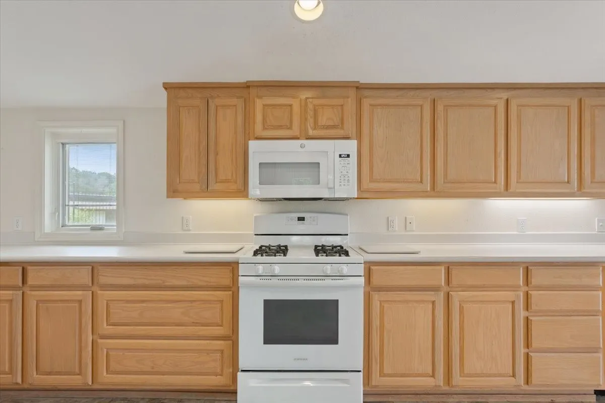 Single Family Residence For Sale in Bosque County , 150 County Road 1604, Clifton, Texas 76634, 4 Bedroom, 6 Bathroom, Garage spaces, 3,412 Sqft, built in 1960, mls#21256144, Real Estate Agent in Clifton, Homes For Sale in Bosque county, Homes For Sale in Clifton, Realtor in Clifton Texas, Real Estate Brokerage Independent Realty Texas, Luminita Cordes Realtor