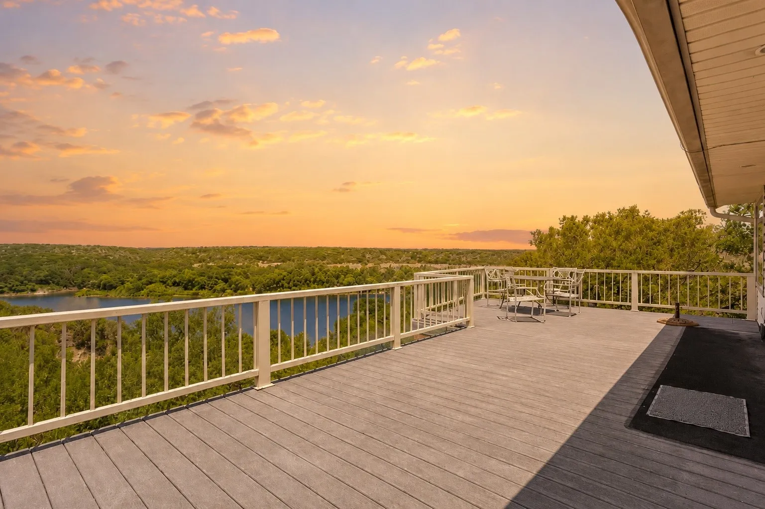 Single Family Residence For Sale in Bosque County , 150 County Road 1604, Clifton, Texas 76634, 4 Bedroom, 6 Bathroom, Garage spaces, 3,412 Sqft, built in 1960, mls#21256144, Real Estate Agent in Clifton, Homes For Sale in Bosque county, Homes For Sale in Clifton, Realtor in Clifton Texas, Real Estate Brokerage Independent Realty Texas, Luminita Cordes Realtor