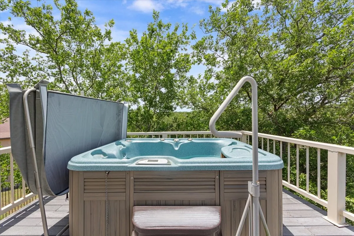 Single Family Residence For Sale in Bosque County , 150 County Road 1604, Clifton, Texas 76634, 4 Bedroom, 6 Bathroom, Garage spaces, 3,412 Sqft, built in 1960, mls#21256144, Real Estate Agent in Clifton, Homes For Sale in Bosque county, Homes For Sale in Clifton, Realtor in Clifton Texas, Real Estate Brokerage Independent Realty Texas, Luminita Cordes Realtor