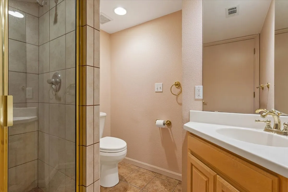 Single Family Residence For Sale in Bosque County , 150 County Road 1604, Clifton, Texas 76634, 4 Bedroom, 6 Bathroom, Garage spaces, 3,412 Sqft, built in 1960, mls#21256144, Real Estate Agent in Clifton, Homes For Sale in Bosque county, Homes For Sale in Clifton, Realtor in Clifton Texas, Real Estate Brokerage Independent Realty Texas, Luminita Cordes Realtor
