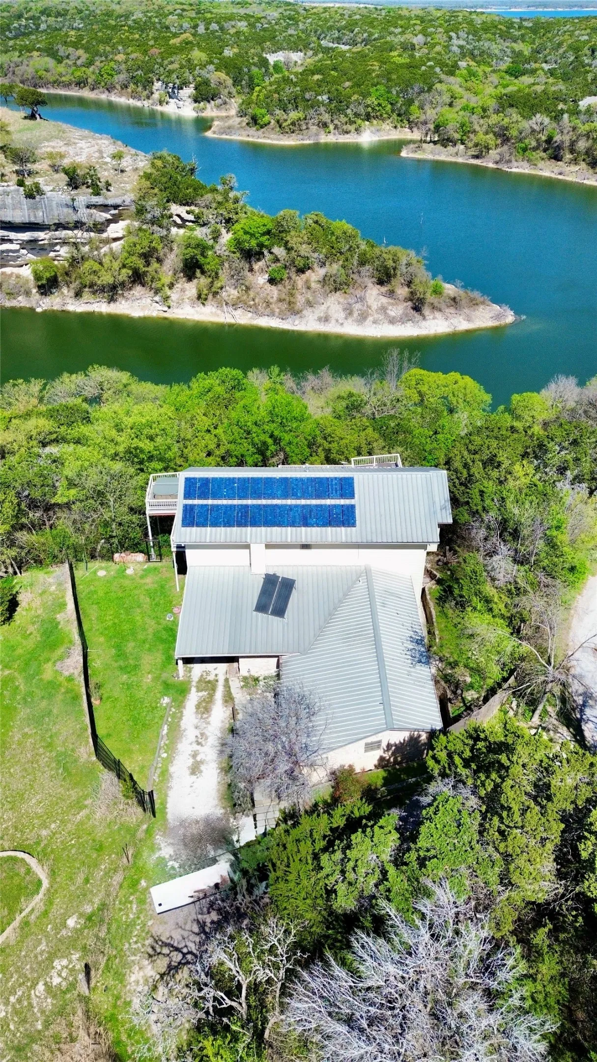 Single Family Residence For Sale in Bosque County , 150 County Road 1604, Clifton, Texas 76634, 4 Bedroom, 6 Bathroom, Garage spaces, 3,412 Sqft, built in 1960, mls#21256144, Real Estate Agent in Clifton, Homes For Sale in Bosque county, Homes For Sale in Clifton, Realtor in Clifton Texas, Real Estate Brokerage Independent Realty Texas, Luminita Cordes Realtor