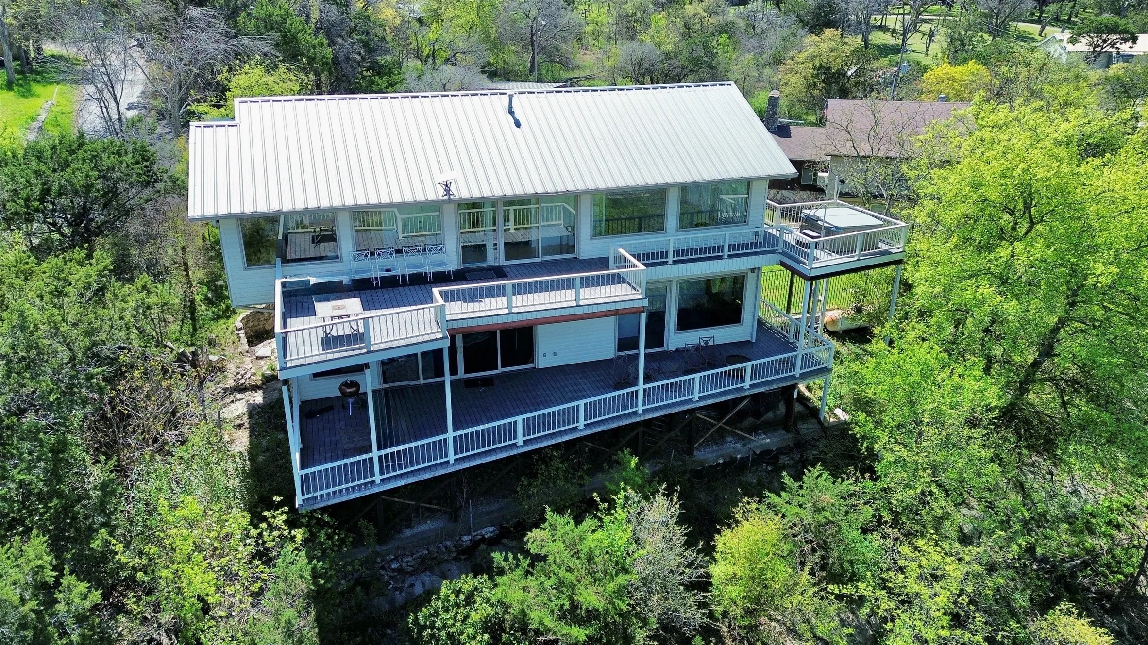 Single Family Residence For Sale in Bosque County , 150 County Road 1604, Clifton, Texas 76634, 4 Bedroom, 6 Bathroom, Garage spaces, 3,412 Sqft, built in 1960, mls#21256144, Real Estate Agent in Clifton, Homes For Sale in Bosque county, Homes For Sale in Clifton, Realtor in Clifton Texas, Real Estate Brokerage Independent Realty Texas, Luminita Cordes Realtor