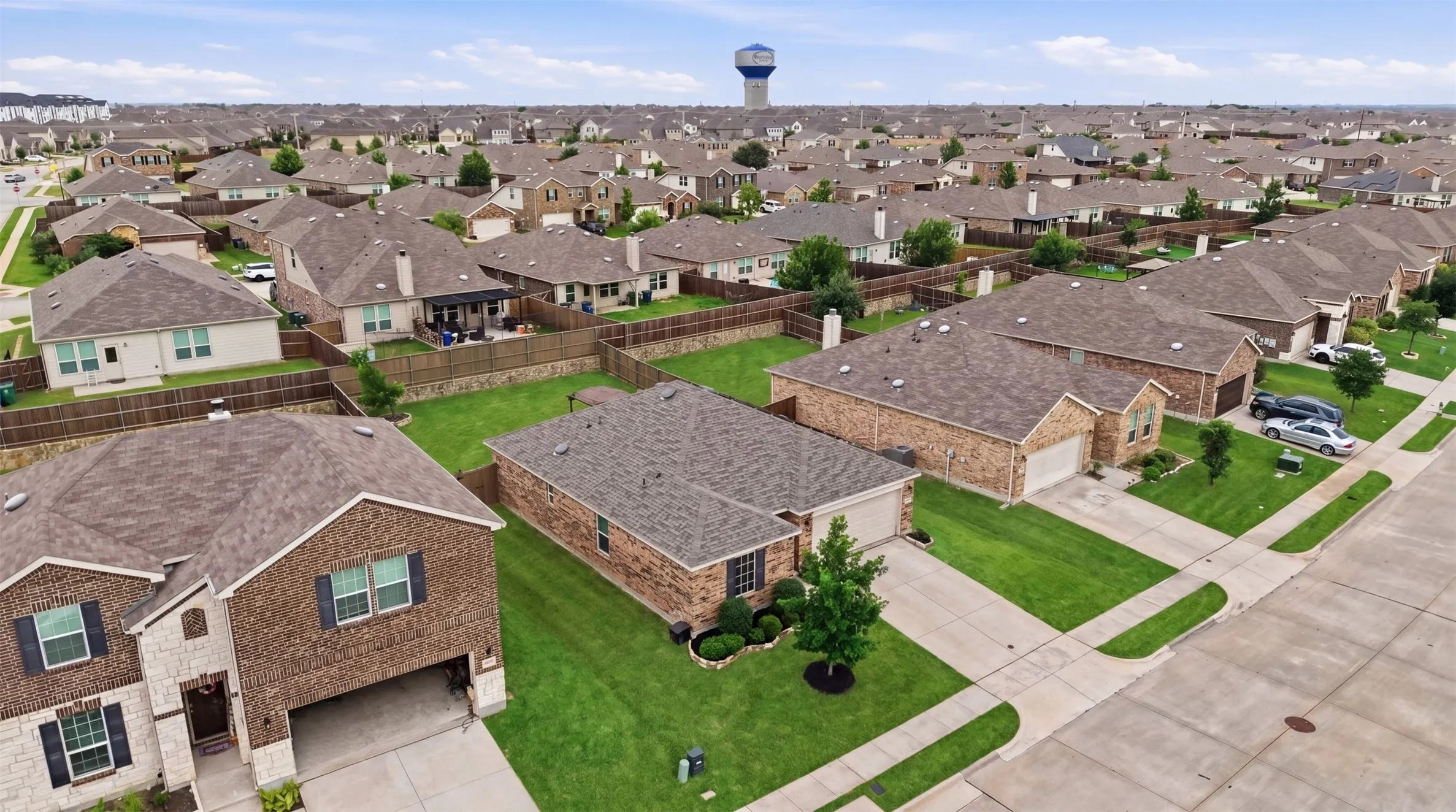 Single Family Residence For Sale in Denton County , 1628 Trace Drive, Aubrey, Texas 76227, 3 Bedroom, 2 Bathroom, 2 Garage spaces, 1,427 Sqft, built in 2019, mls#21255827, Real Estate Agent in Aubrey, Homes For Sale in Denton county, Homes For Sale in Aubrey, Realtor in Aubrey Texas, Real Estate Brokerage Independent Realty Texas, Luminita Cordes Realtor
