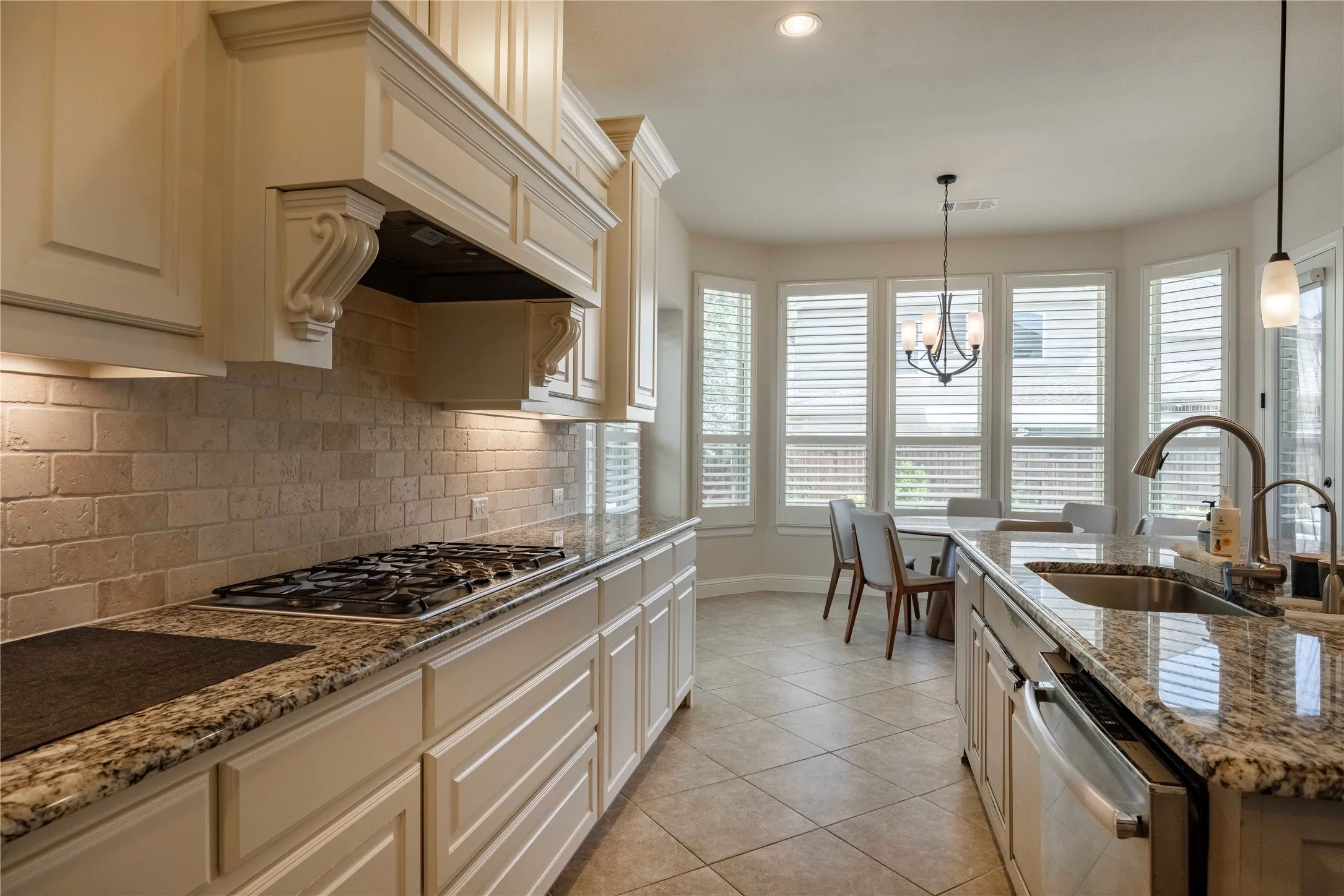 Single Family Residence For Rent in Collin County , 12824 Flatiron Trail, Frisco, Texas 75035, 5 Bedrooms, 5 Bathrooms, 3 Garage spaces, 4,306 Sqft, built in 2015, Price $6,500, mls#21263905, Real Estate Agent in Frisco, Homes For Rent in Collin county, Homes For Rent in Frisco, Realtor in Frisco Texas, Real Estate Brokerage Independent Realty Texas, Luminita Cordes Realtor