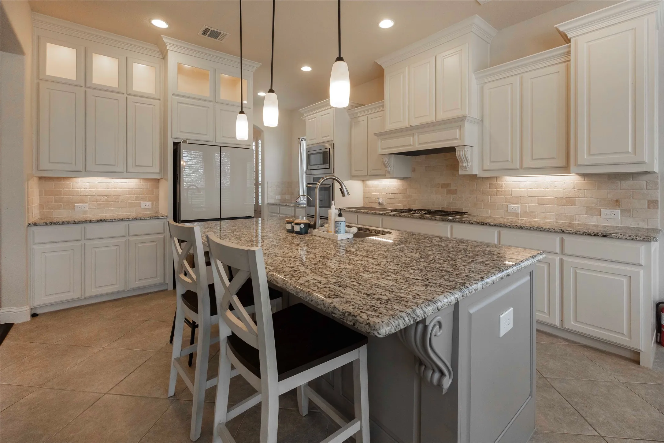 Single Family Residence For Rent in Collin County , 12824 Flatiron Trail, Frisco, Texas 75035, 5 Bedrooms, 5 Bathrooms, 3 Garage spaces, 4,306 Sqft, built in 2015, Price $6,500, mls#21263905, Real Estate Agent in Frisco, Homes For Rent in Collin county, Homes For Rent in Frisco, Realtor in Frisco Texas, Real Estate Brokerage Independent Realty Texas, Luminita Cordes Realtor