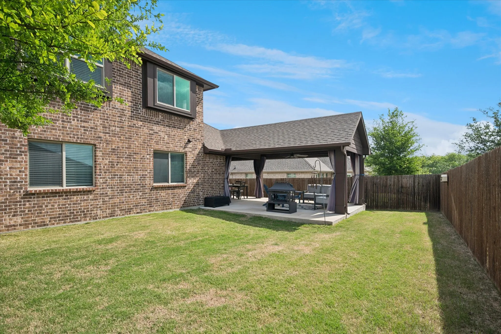 Single Family Residence For Sale in Collin County , 1217 Brentfield Drive, Anna, Texas 75409, 4 Bedrooms, 3 Bathrooms, 3 Garage spaces, 2,454 Sqft, built in 2021, Price $450,000, mls#21230431, Real Estate Agent in Anna, Homes For Sale in Collin county, Homes For Sale in Anna, Realtor in Anna Texas, Real Estate Brokerage Independent Realty Texas, Luminita Cordes Realtor