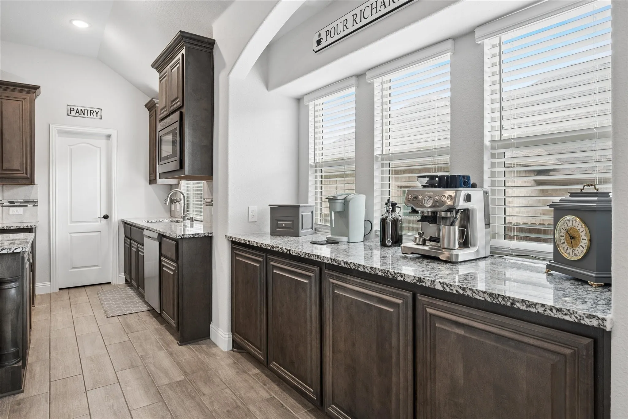 Single Family Residence For Sale in Collin County , 1217 Brentfield Drive, Anna, Texas 75409, 4 Bedrooms, 3 Bathrooms, 3 Garage spaces, 2,454 Sqft, built in 2021, Price $450,000, mls#21230431, Real Estate Agent in Anna, Homes For Sale in Collin county, Homes For Sale in Anna, Realtor in Anna Texas, Real Estate Brokerage Independent Realty Texas, Luminita Cordes Realtor