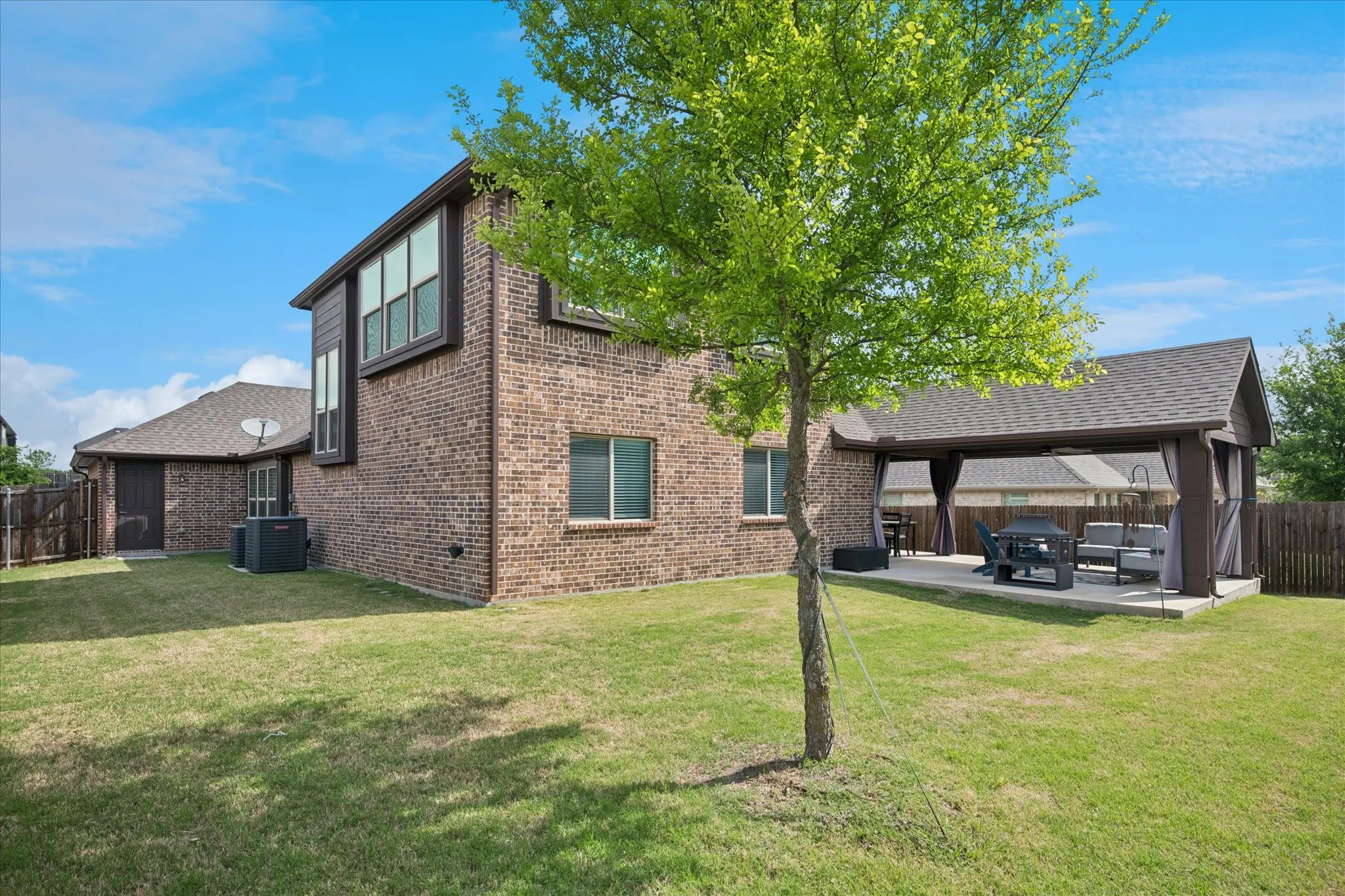 Single Family Residence For Sale in Collin County , 1217 Brentfield Drive, Anna, Texas 75409, 4 Bedrooms, 3 Bathrooms, 3 Garage spaces, 2,454 Sqft, built in 2021, Price $450,000, mls#21230431, Real Estate Agent in Anna, Homes For Sale in Collin county, Homes For Sale in Anna, Realtor in Anna Texas, Real Estate Brokerage Independent Realty Texas, Luminita Cordes Realtor