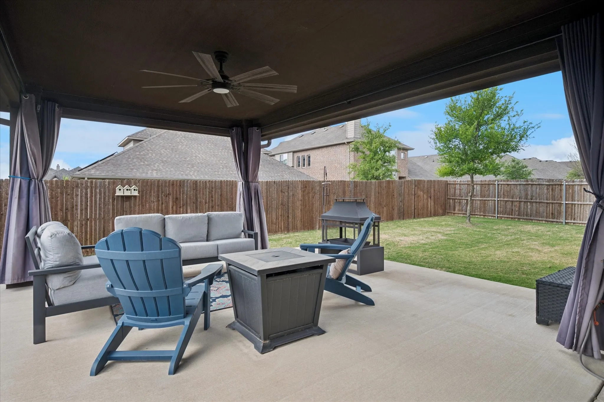 Single Family Residence For Sale in Collin County , 1217 Brentfield Drive, Anna, Texas 75409, 4 Bedrooms, 3 Bathrooms, 3 Garage spaces, 2,454 Sqft, built in 2021, Price $450,000, mls#21230431, Real Estate Agent in Anna, Homes For Sale in Collin county, Homes For Sale in Anna, Realtor in Anna Texas, Real Estate Brokerage Independent Realty Texas, Luminita Cordes Realtor