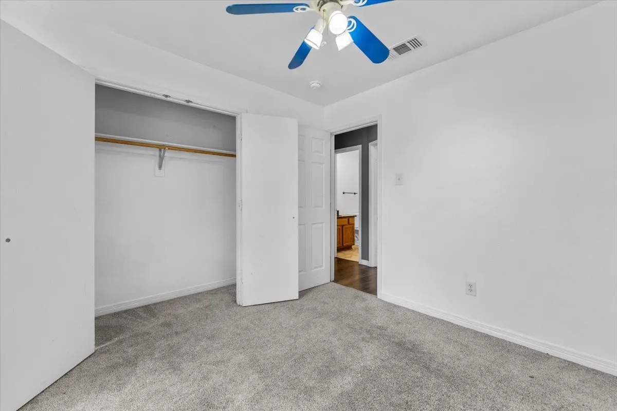 Single Family Residence For Sale in Tarrant County , 10505 Braewood Drive, Fort Worth, Texas 76131, 3 Bedroom, 2 Bathroom, 2 Garage spaces, 1,288 Sqft, built in 2002, mls#21263933, Real Estate Agent in Fort Worth, Homes For Sale in Tarrant county, Homes For Sale in Fort Worth, Realtor in Fort Worth Texas, Real Estate Brokerage Independent Realty Texas, Luminita Cordes Realtor