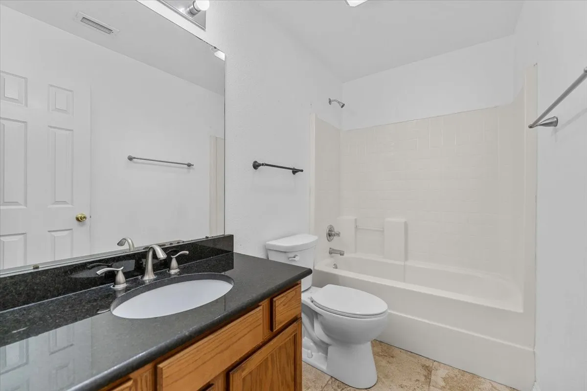 Single Family Residence For Sale in Tarrant County , 10505 Braewood Drive, Fort Worth, Texas 76131, 3 Bedroom, 2 Bathroom, 2 Garage spaces, 1,288 Sqft, built in 2002, mls#21263933, Real Estate Agent in Fort Worth, Homes For Sale in Tarrant county, Homes For Sale in Fort Worth, Realtor in Fort Worth Texas, Real Estate Brokerage Independent Realty Texas, Luminita Cordes Realtor