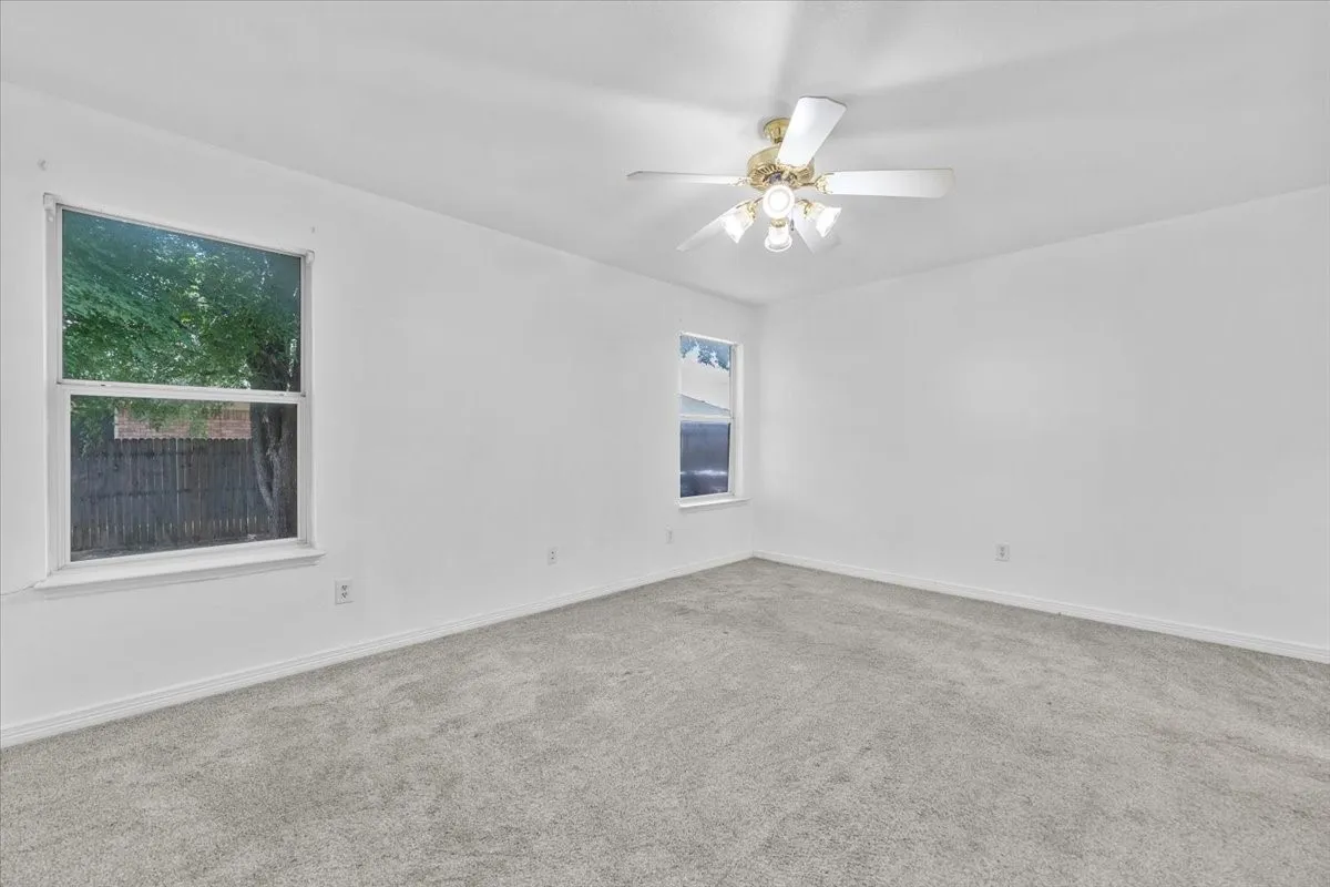 Single Family Residence For Sale in Tarrant County , 10505 Braewood Drive, Fort Worth, Texas 76131, 3 Bedroom, 2 Bathroom, 2 Garage spaces, 1,288 Sqft, built in 2002, mls#21263933, Real Estate Agent in Fort Worth, Homes For Sale in Tarrant county, Homes For Sale in Fort Worth, Realtor in Fort Worth Texas, Real Estate Brokerage Independent Realty Texas, Luminita Cordes Realtor